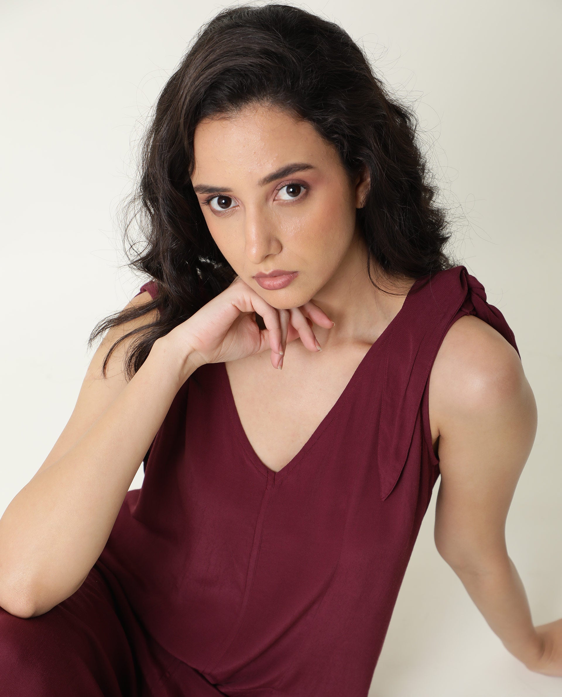 Rareism Women's Pivot Maroon Viscose V-Neck Plain Sleeveless Knee Length Tailored Jumpsuit