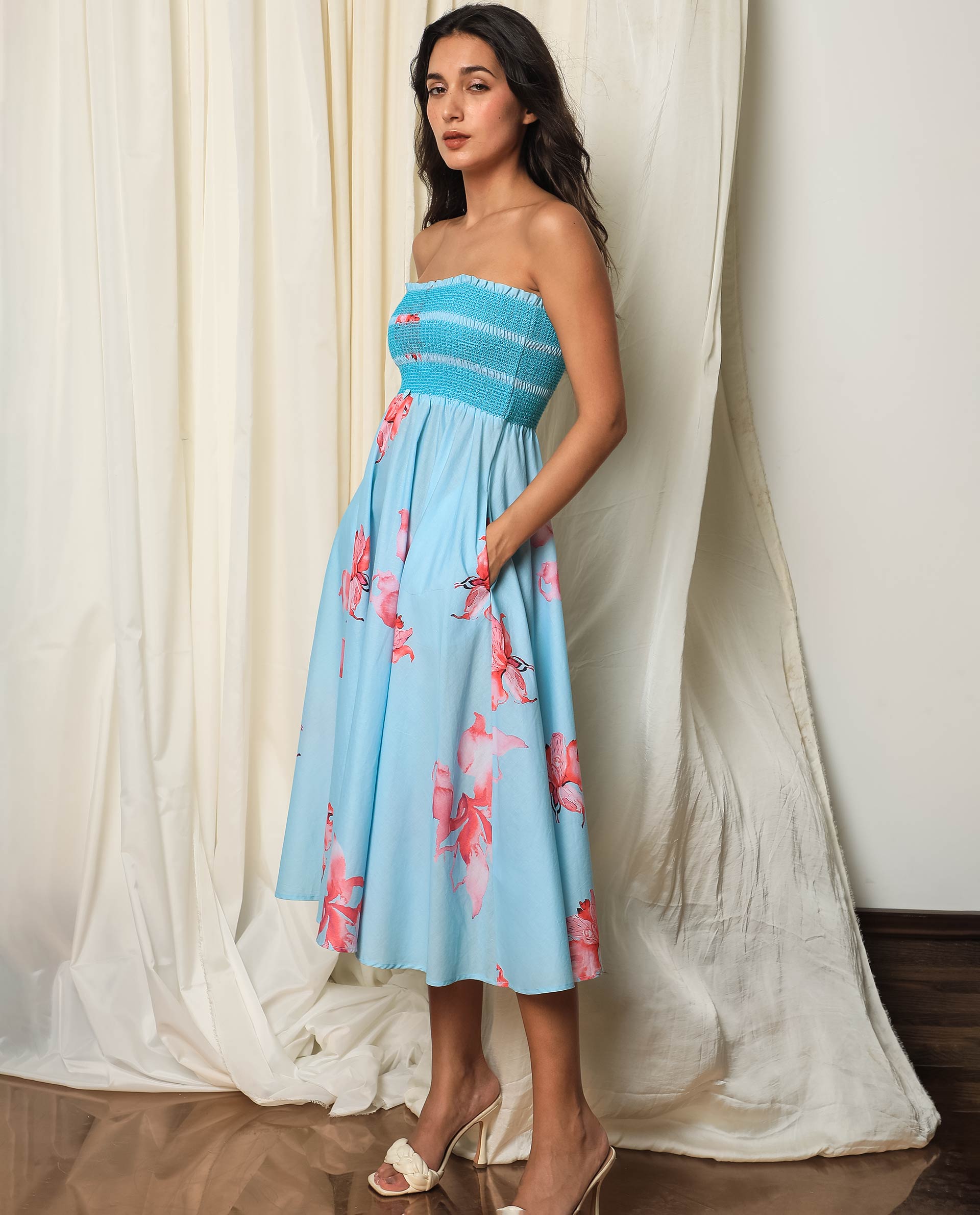 Rareism Women's Quinzo Blue Cotton Tube Neck Floral Print Sleeveless Knee Length Regular Fit Dress