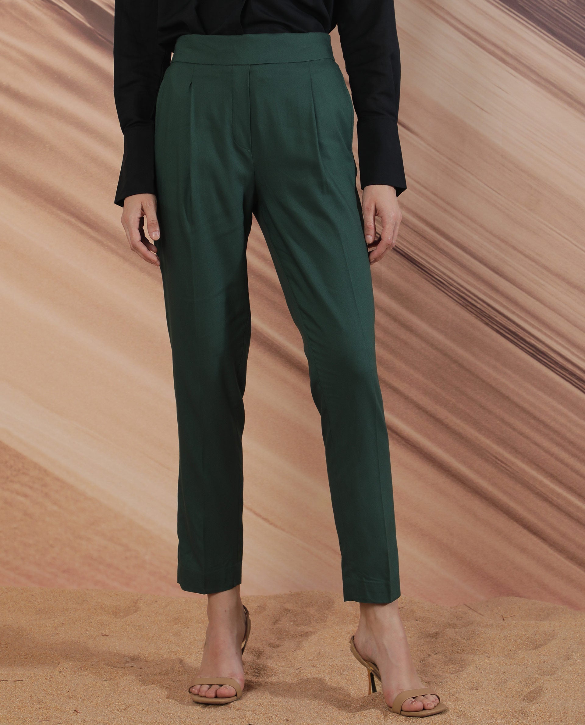 Rareism Women's Rosalia Green Polyester Blend Plain Ankle Length Relaxed Fit Trouser