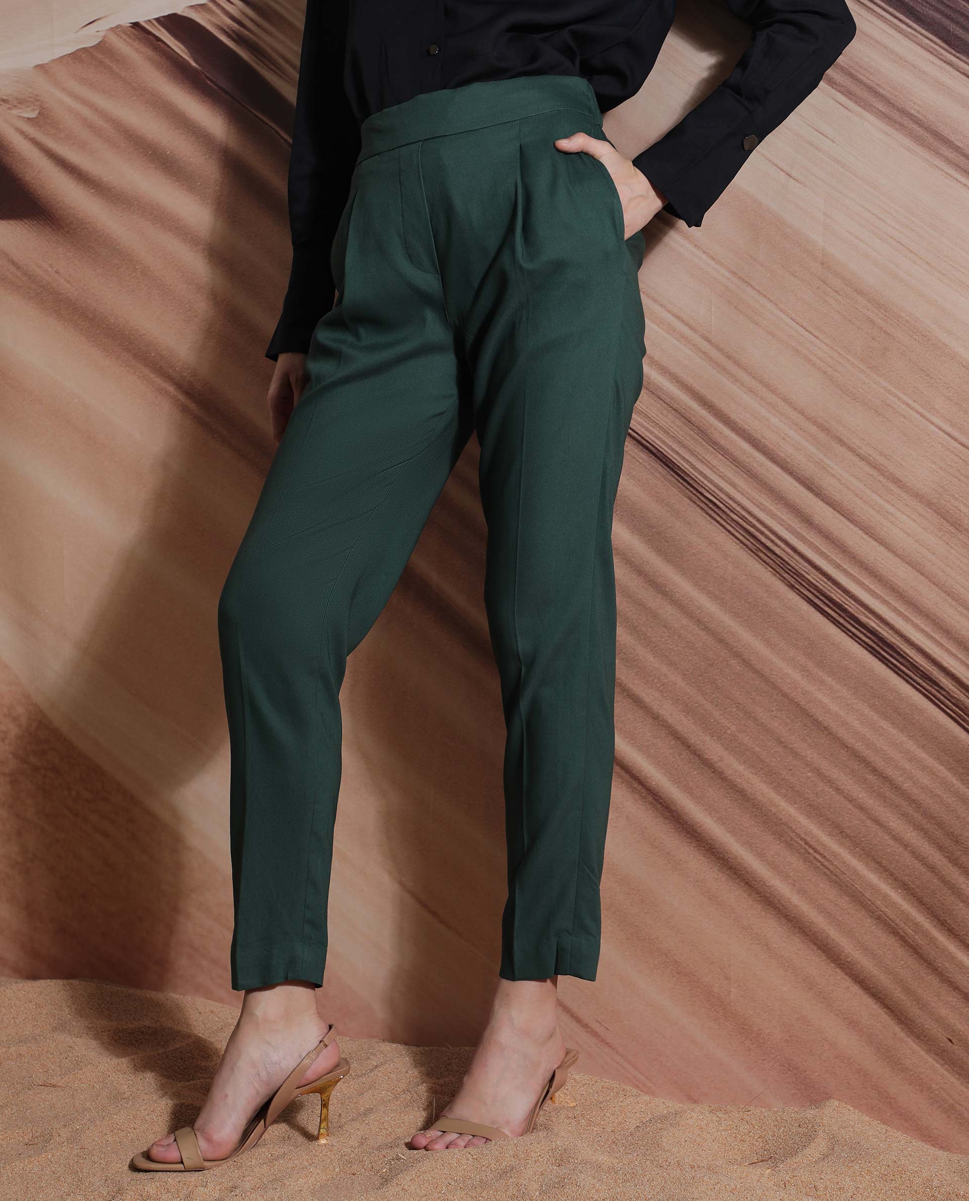 Rareism Women's Rosalia Green Polyester Blend Plain Ankle Length Relaxed Fit Trouser