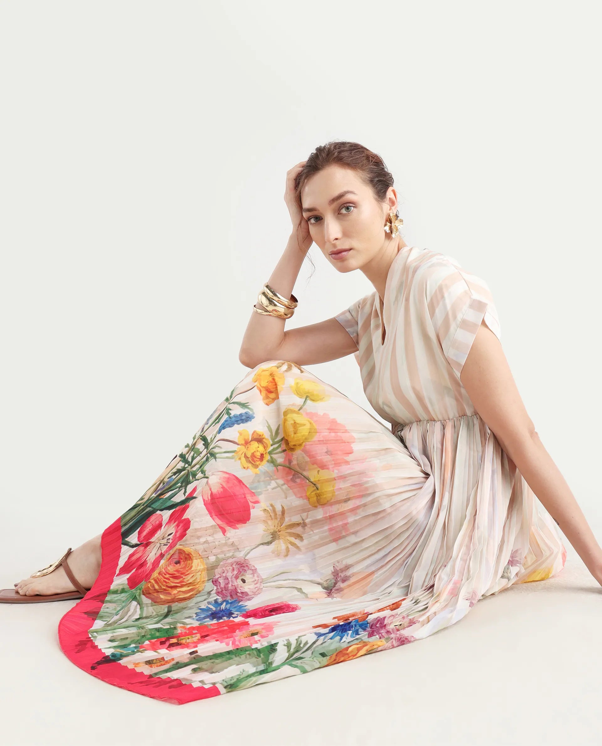 Rareism Women's Inuzuka Light Multi Polyester V-Neck Floral Print Extended Sleeves Midi Fit And Flare Dress