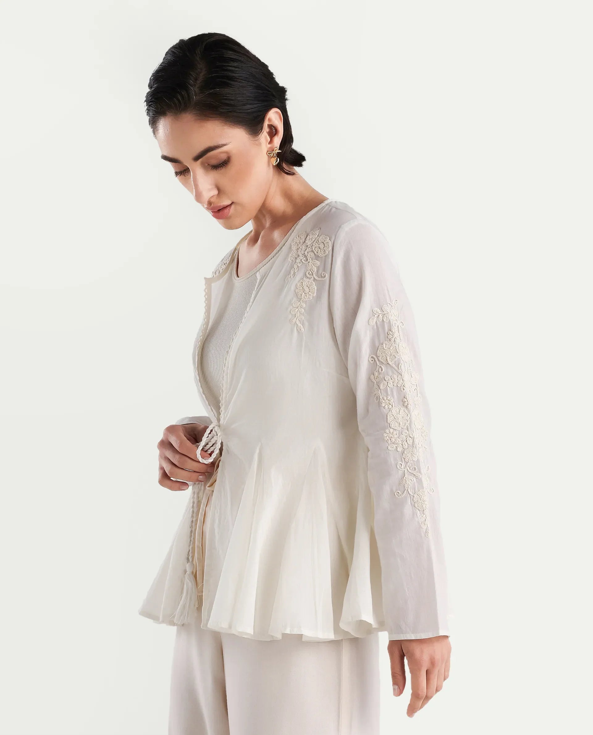 Rareism Women's Janket Off White Viscose Collarless Embroidered Regular Fit Shrug