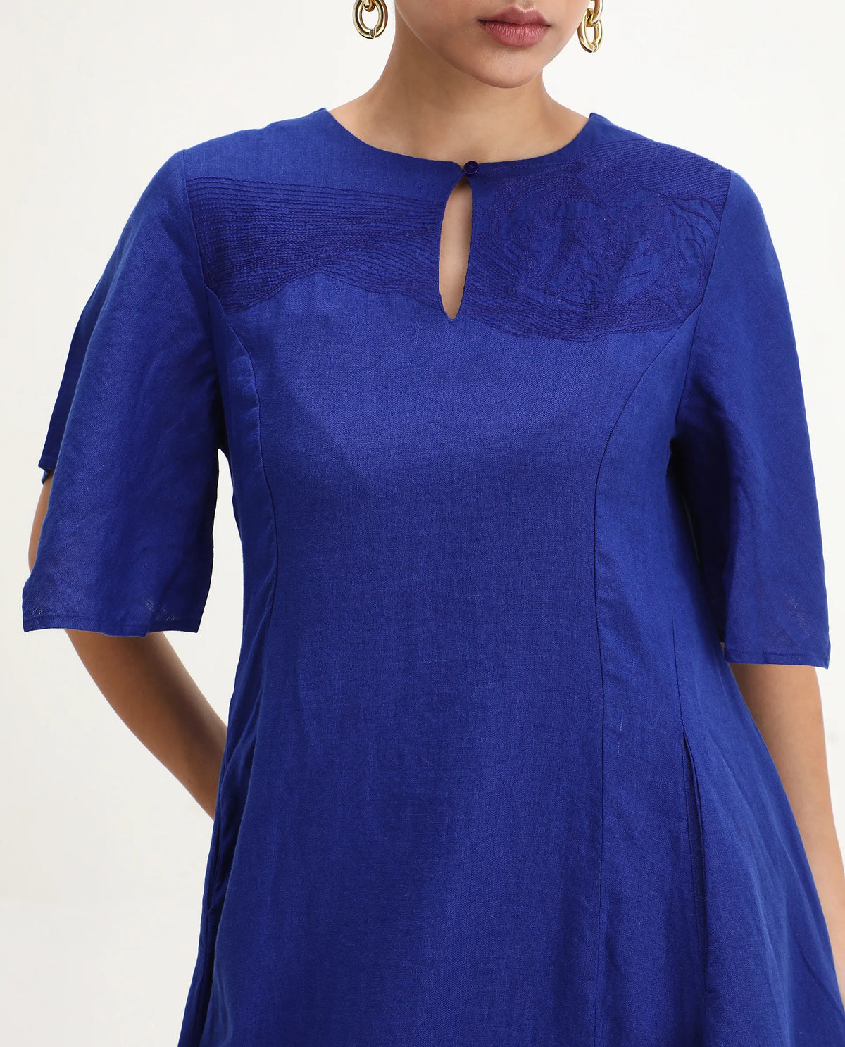 Rareism Women's Janlin Blue Linen Round Neck Plain Midi Relaxed Fit Dress