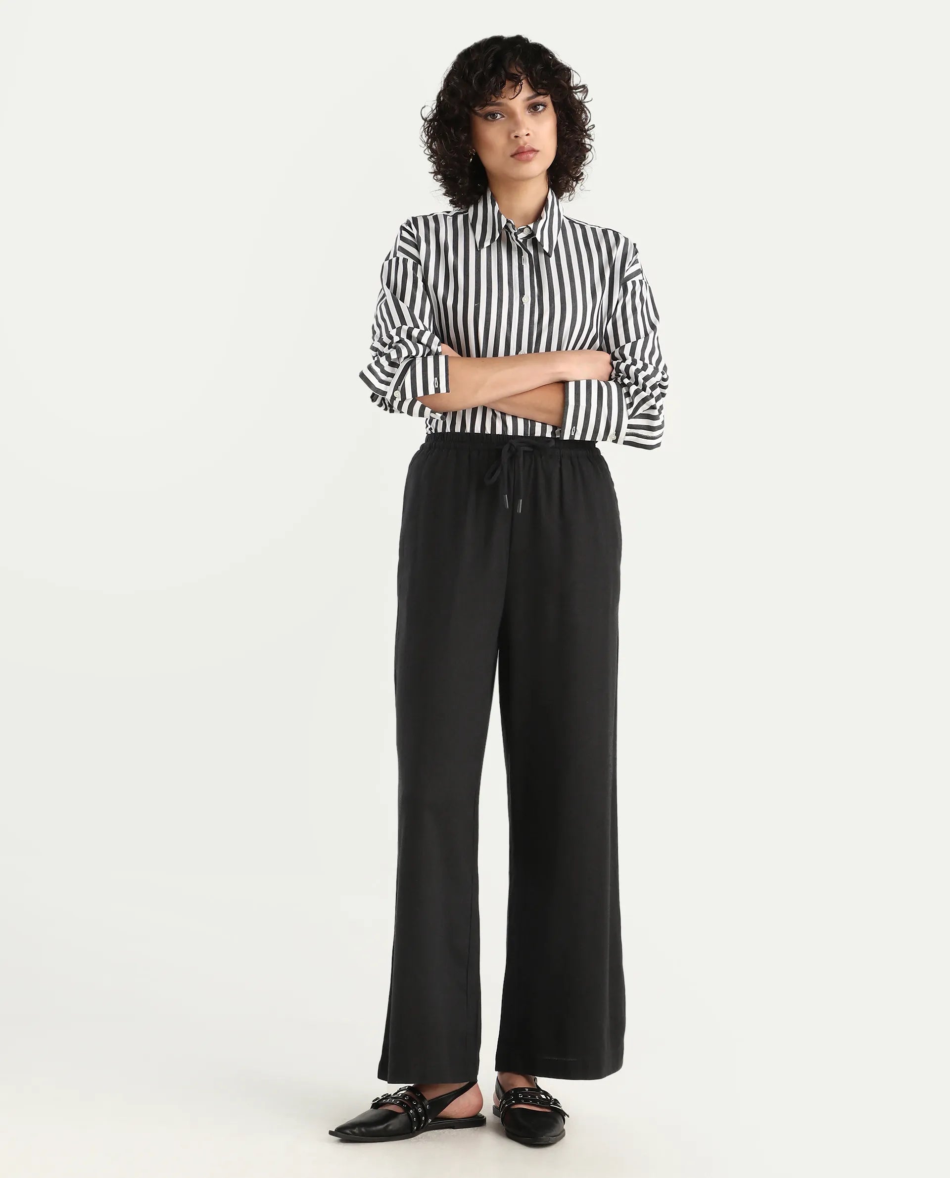 Rareism Women's Janry Black Viscose Blend Plain Ankle Length Straight Fit Trouser
