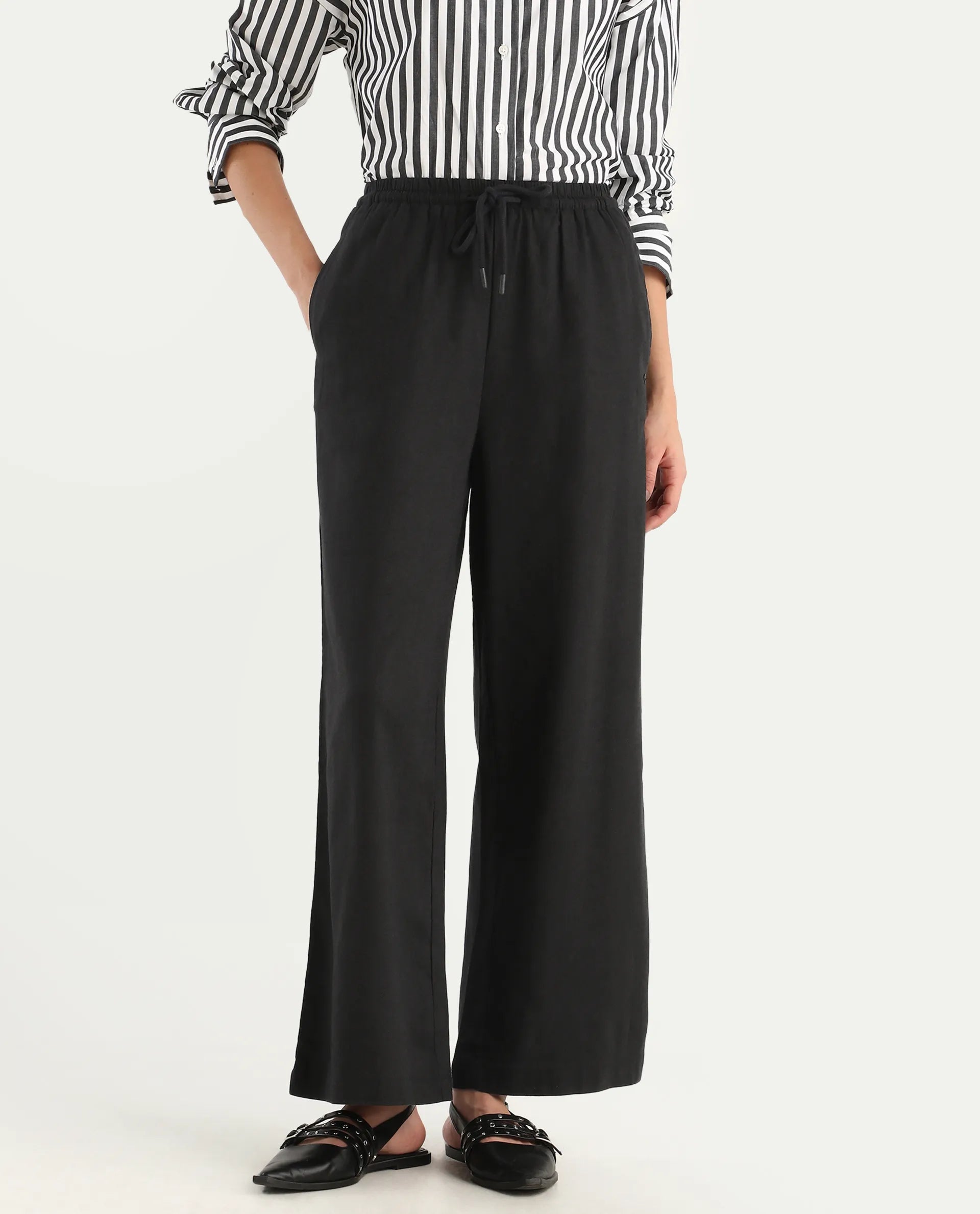Rareism Women's Janry Black Viscose Blend Plain Ankle Length Straight Fit Trouser