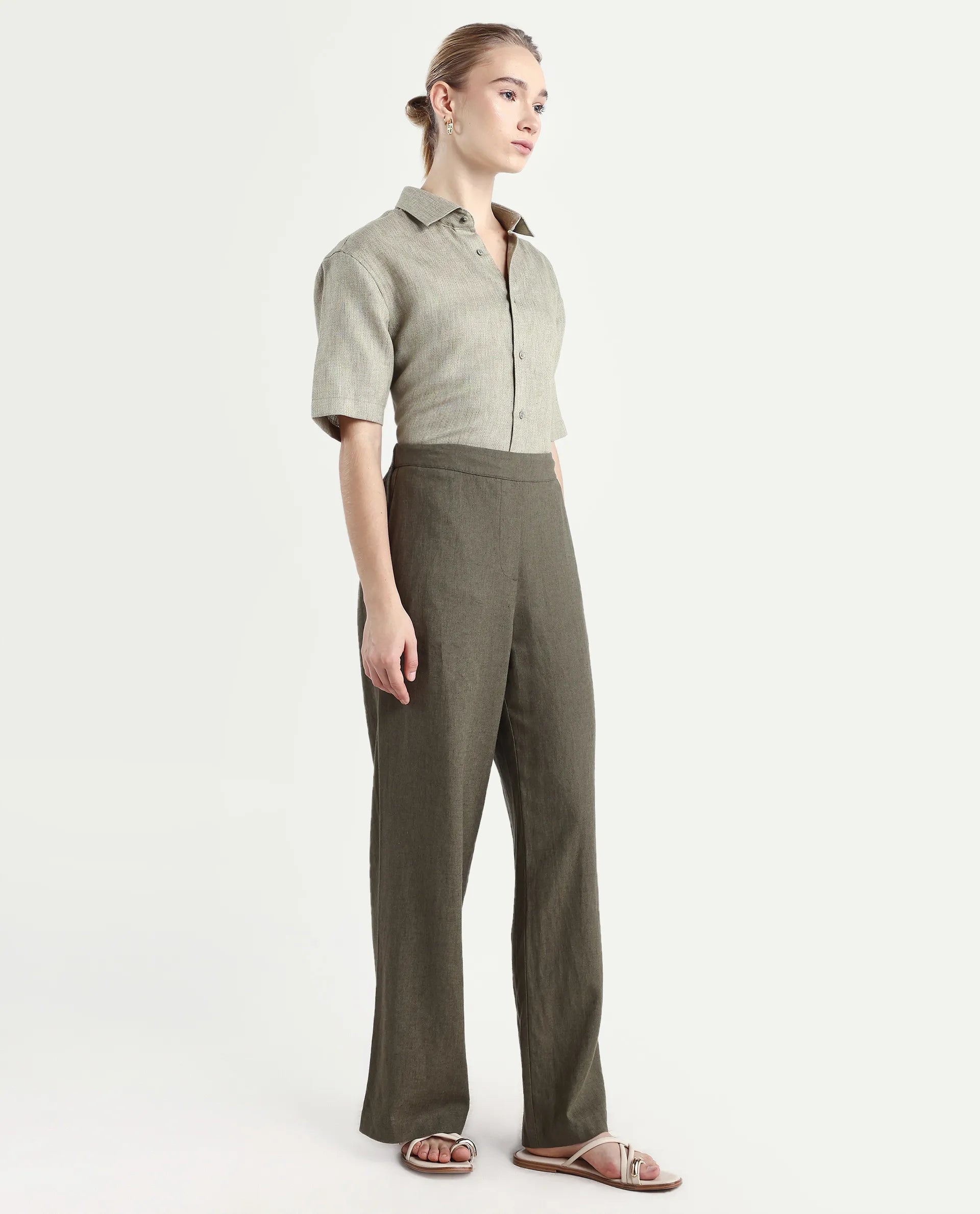 Rareism Women Jomow-B Olive Linen Blend Button Closure Plain Trouser