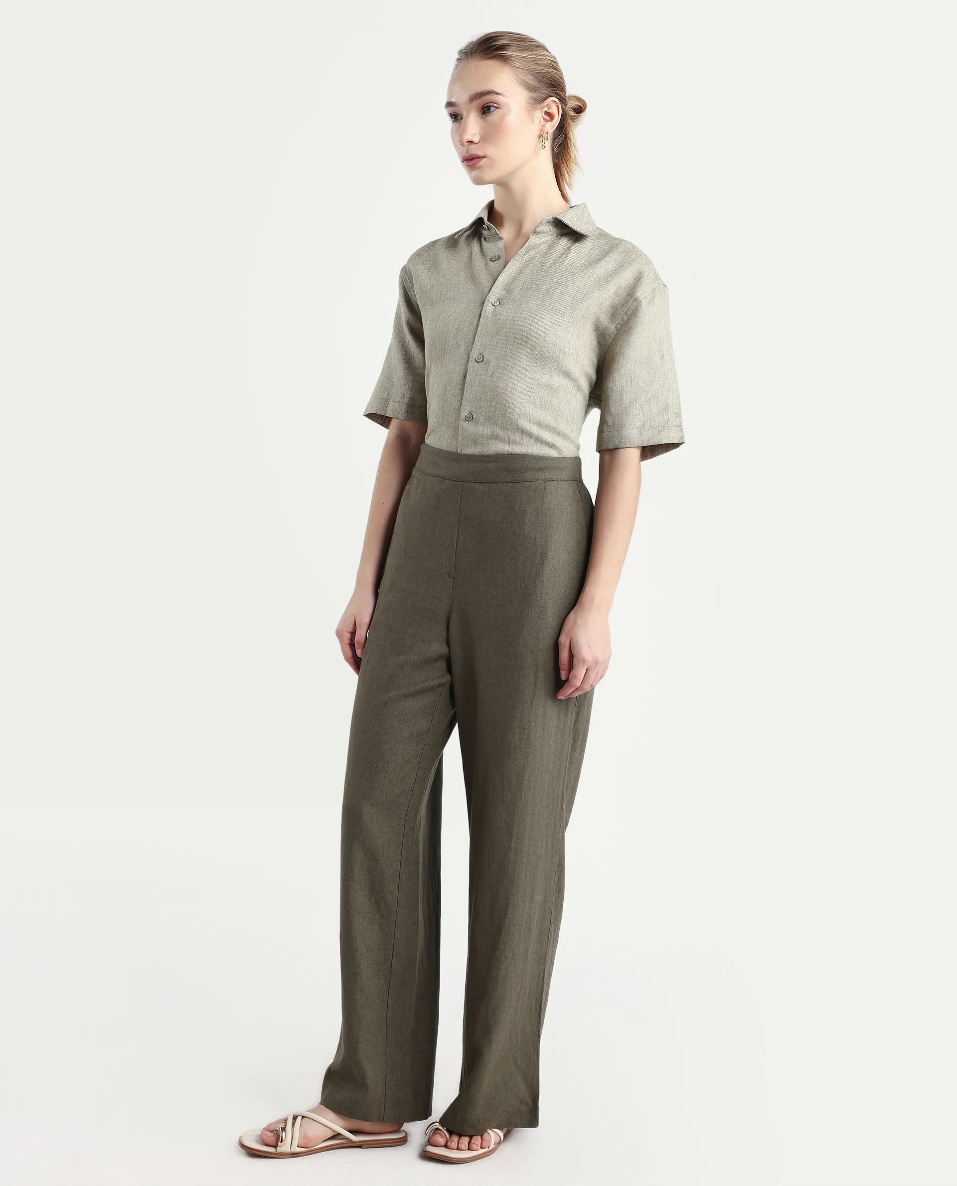 Rareism Women Jomow-B Olive Linen Blend Button Closure Plain Trouser