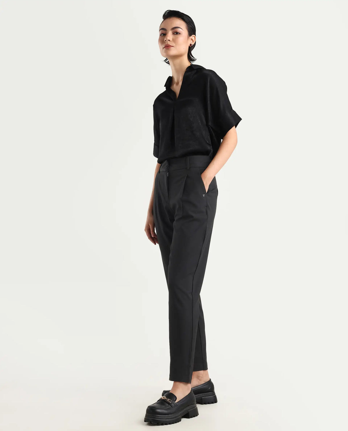 Rareism Women's Kaish Black Polyester Blend Plain Ankle Length Tapered Trouser