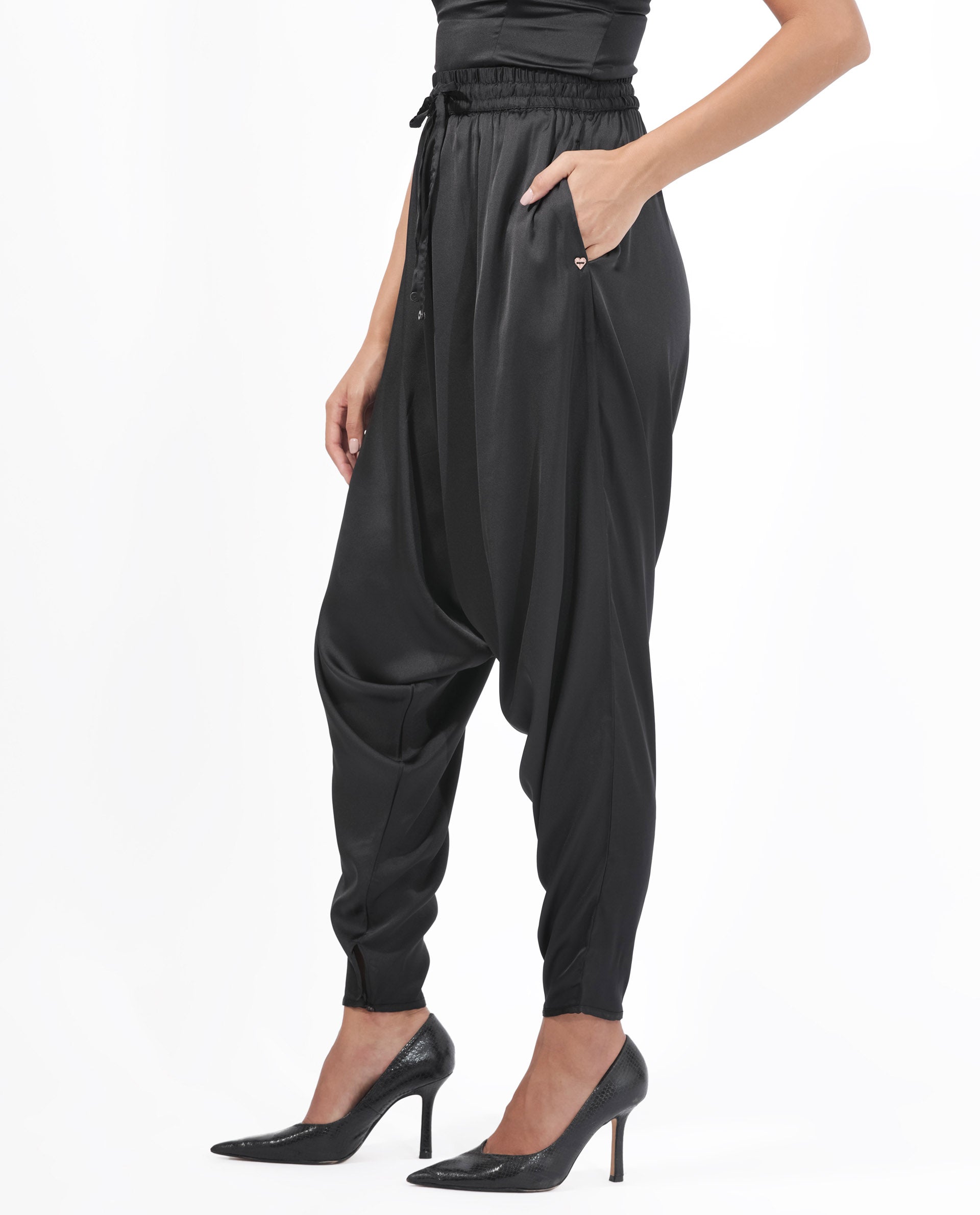 Rareism Women's Kamel Black Polyester Plain Ankle Length Relaxed Fit Trouser