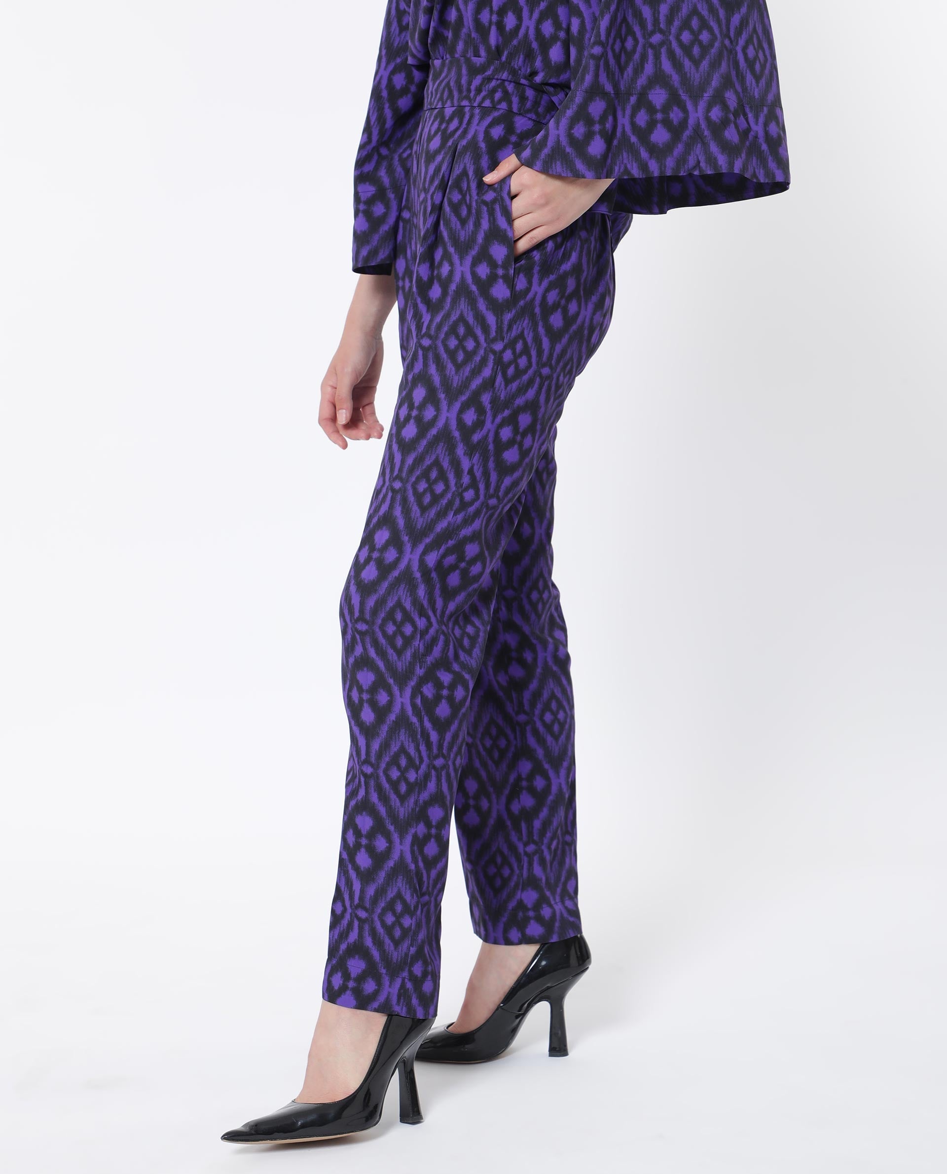 Rareism Women's Kennedy Black Cotton Geometric Print Ankle Length Straight Fit Trouser