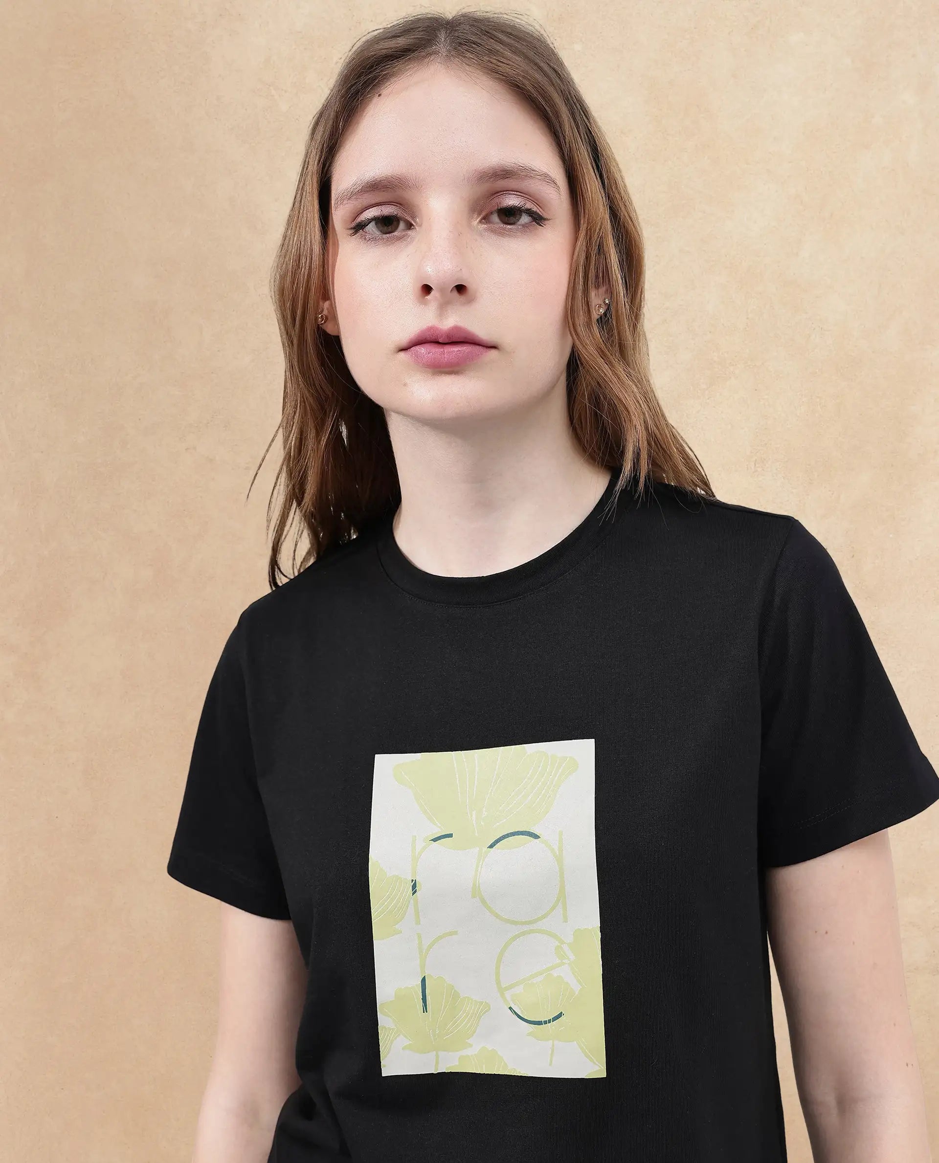 Rareism Women's Kirk Black Cotton Blend Crew Neck Graphic Print Regular Fit T-Shirt