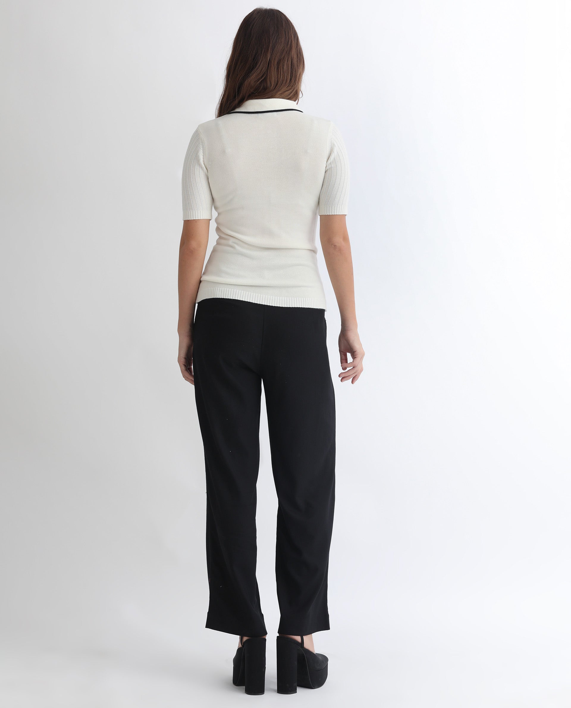 Rareism Women's Knitup Off White Cotton Spread Collar Plain Regular Fit Sweater