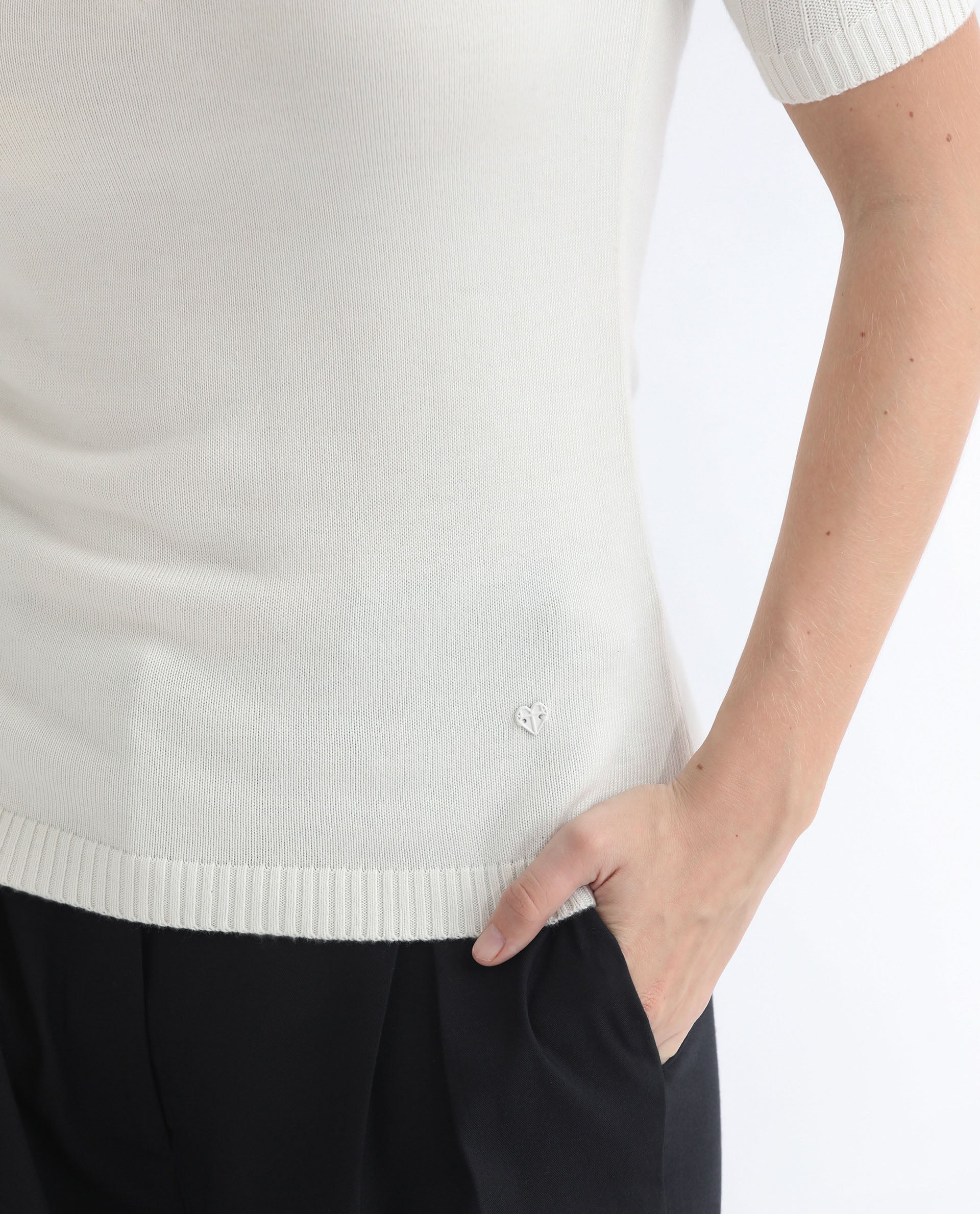 Rareism Women Knitup Off White Half Sleeves Regular Fit Solid Shirt Collar Sweater