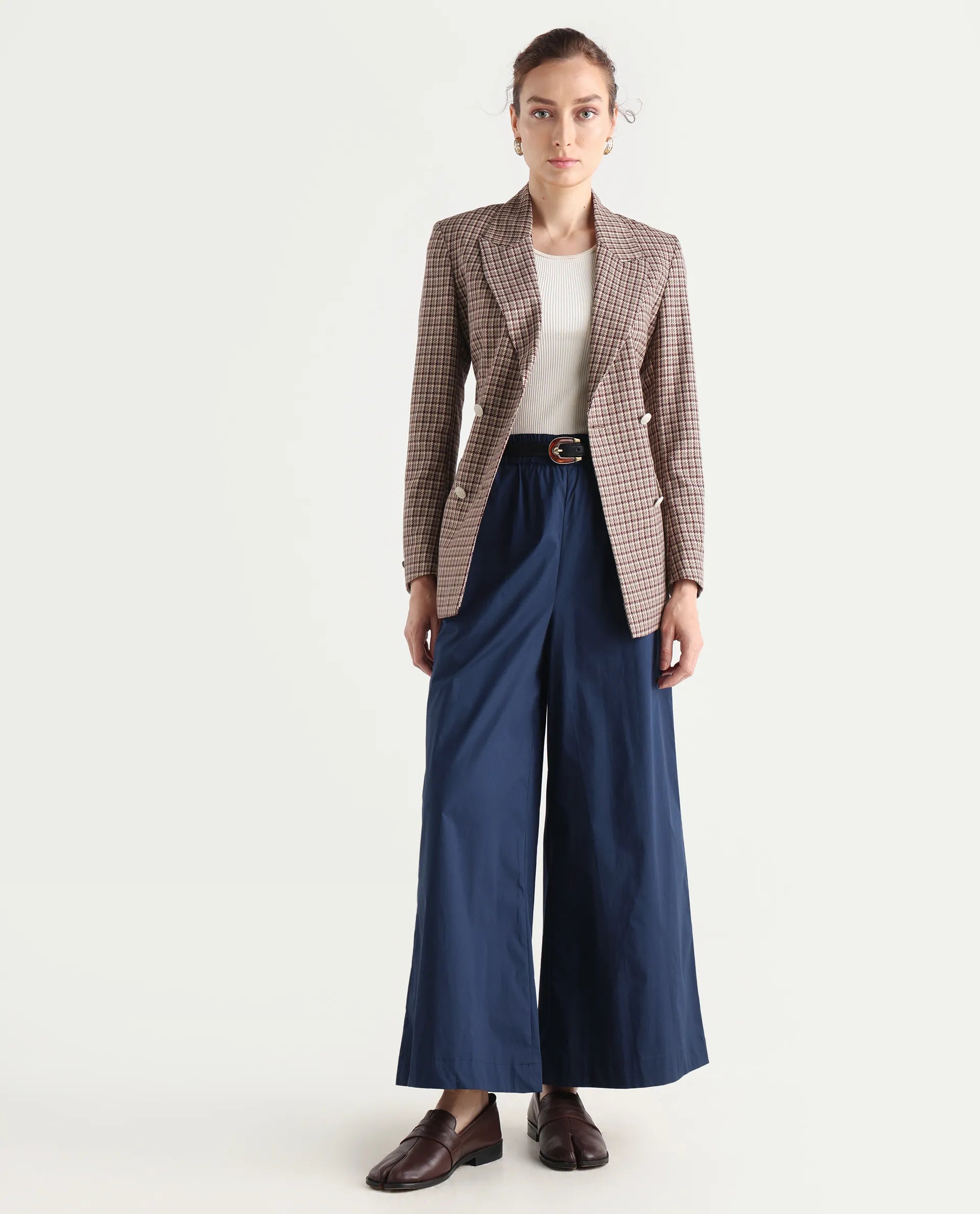 Rareism Women's Kofu Dark Navy Cotton Plain Ankle Length Flared Trouser