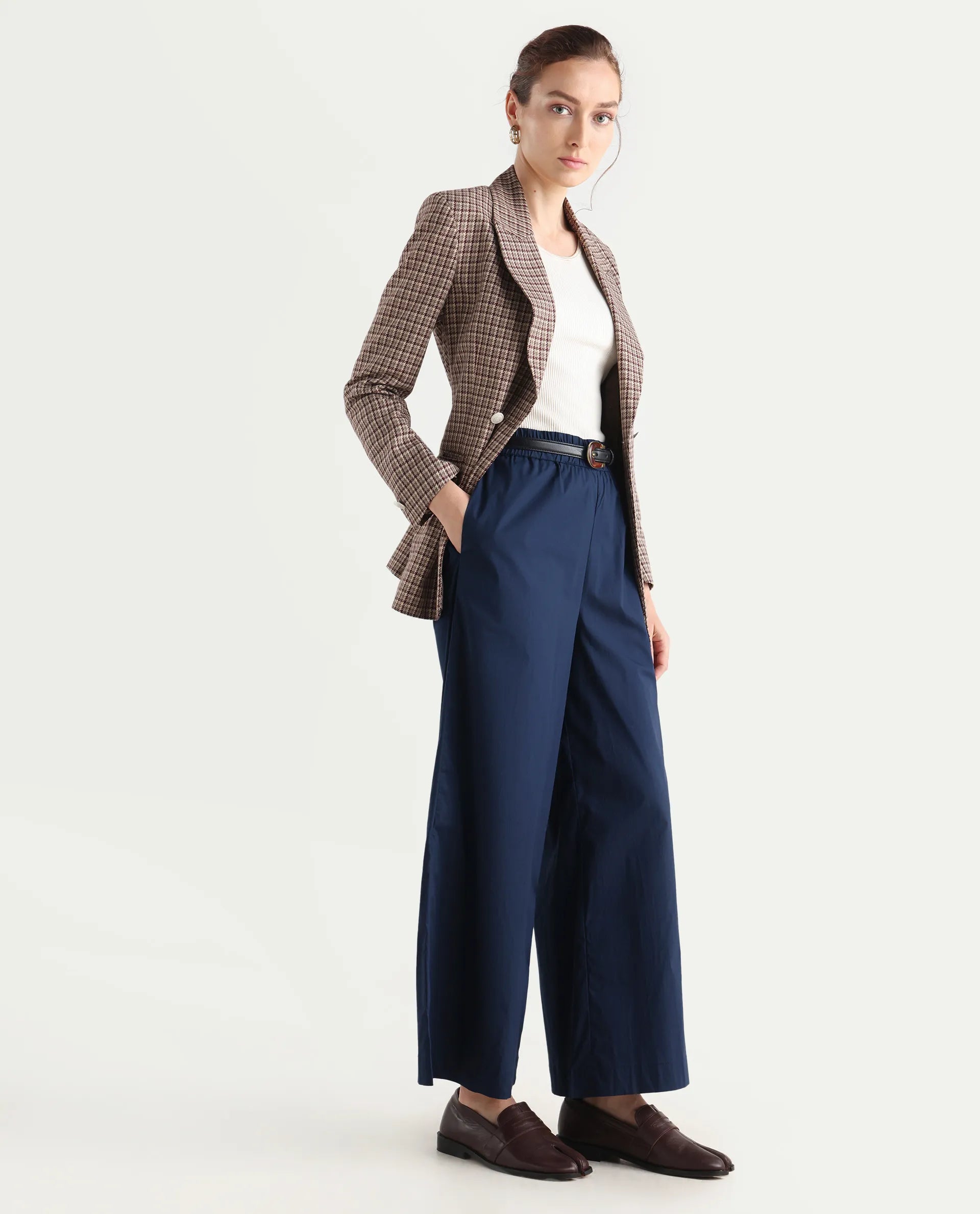 Rareism Women's Kofu Dark Navy Cotton Plain Ankle Length Flared Trouser
