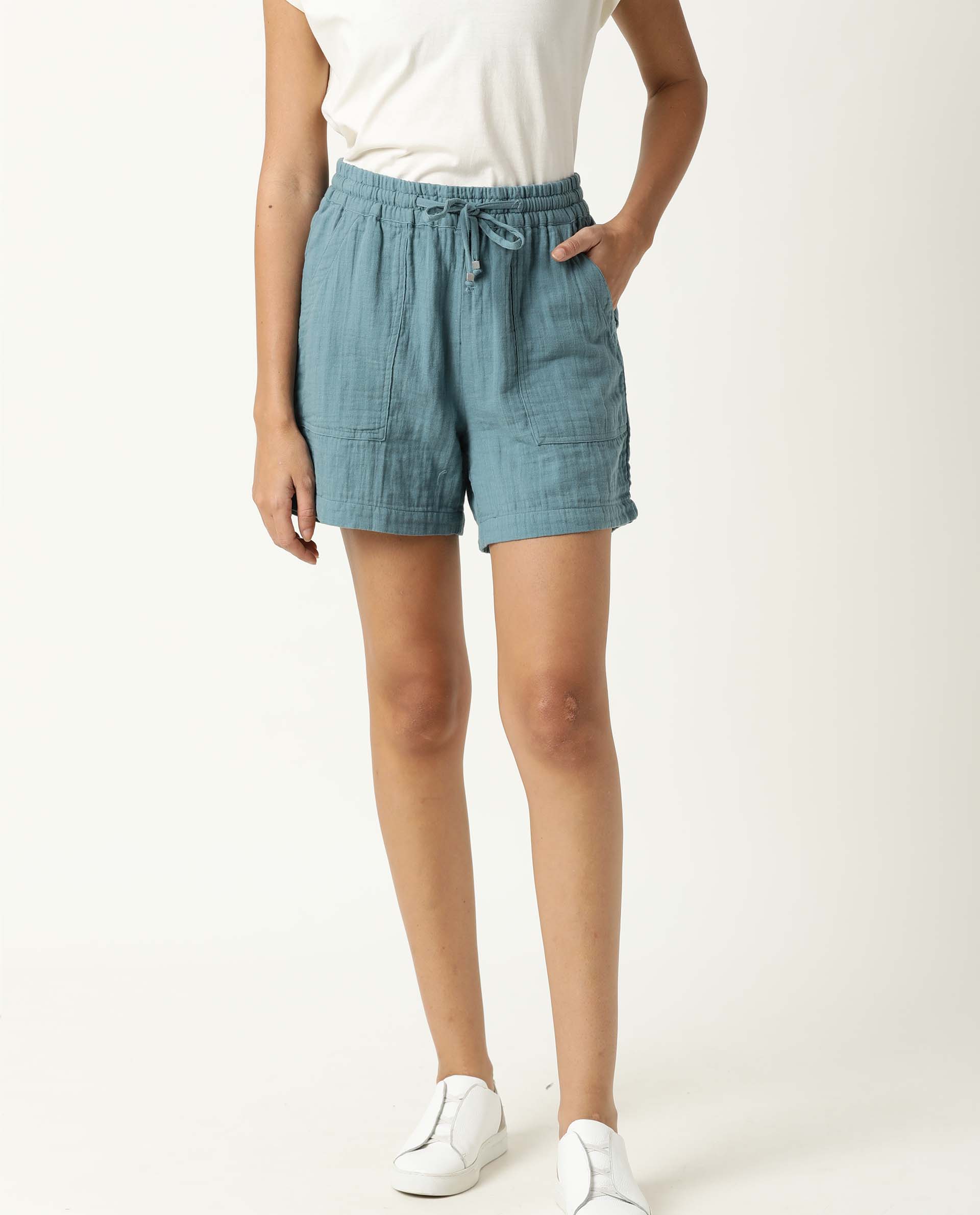 Rareism Women's Leno Green Cotton Plain Mini Regular Fit Shorts