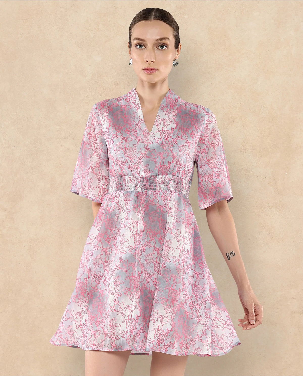 Rareism Women Luffy Grey Flared Sleeve Abstract Print Dress