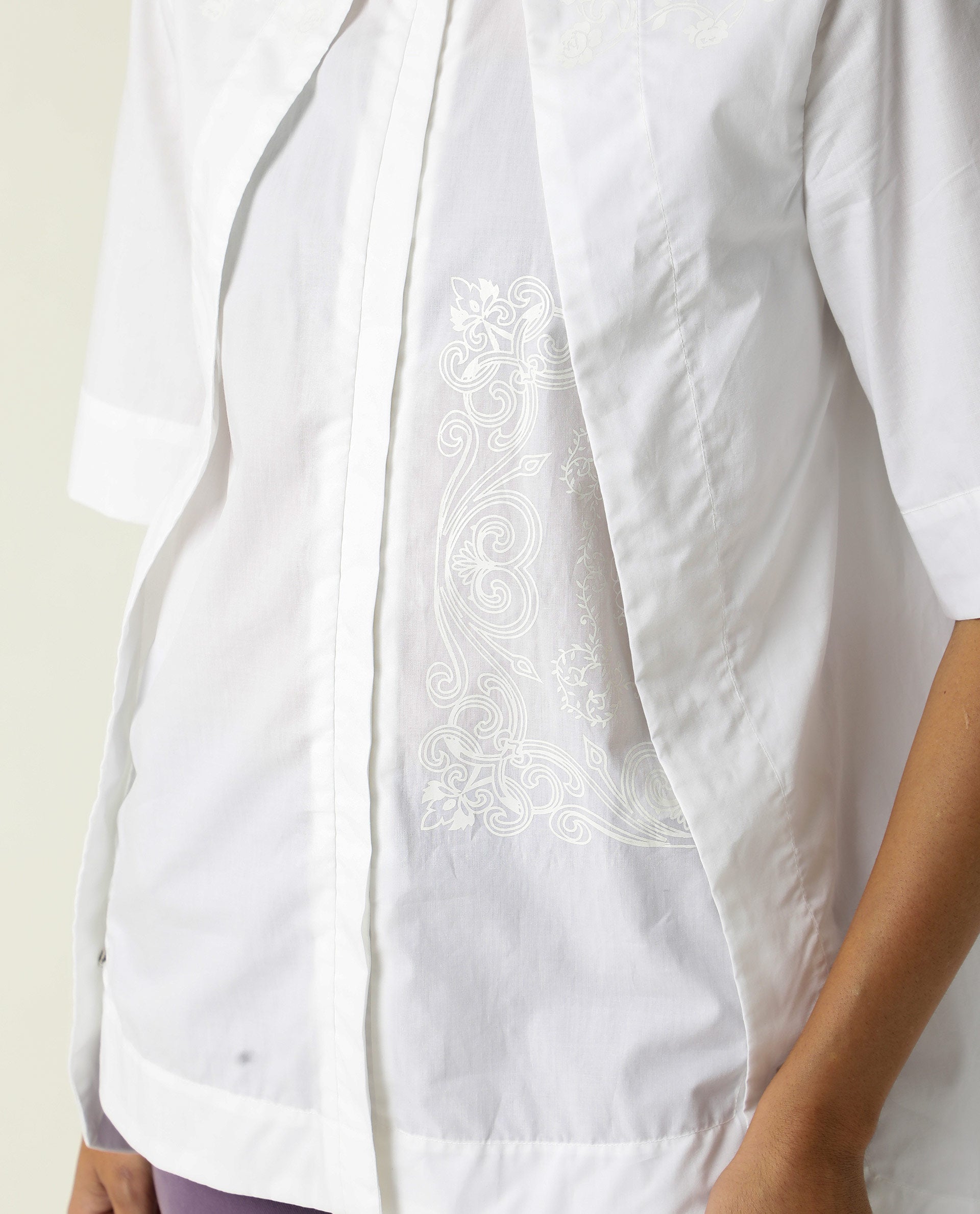 Rareism Women's Flick White Cotton Spread Collar Plain Regular Fit Top