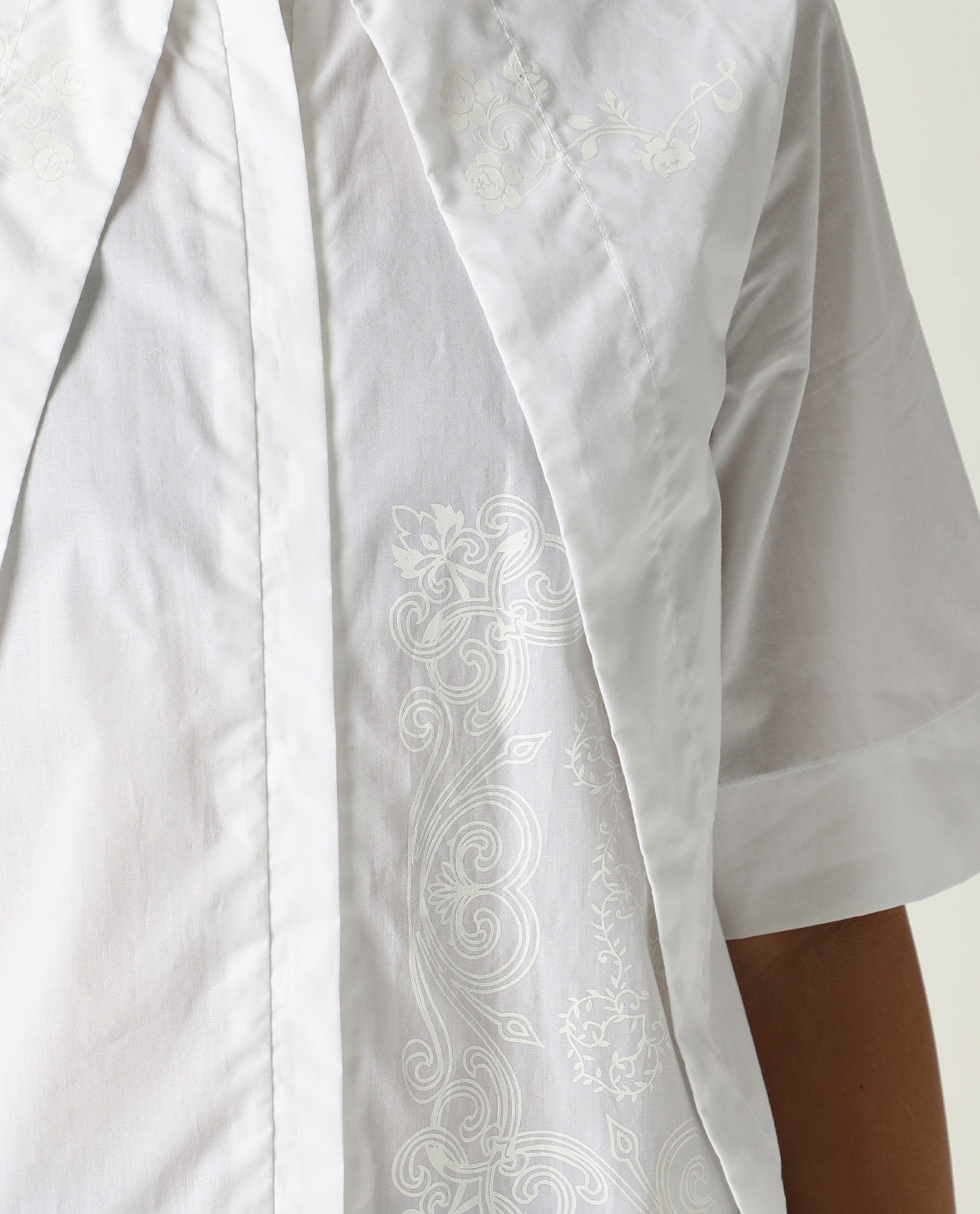 Rareism Women's Flick White Cotton Spread Collar Plain Regular Fit Top