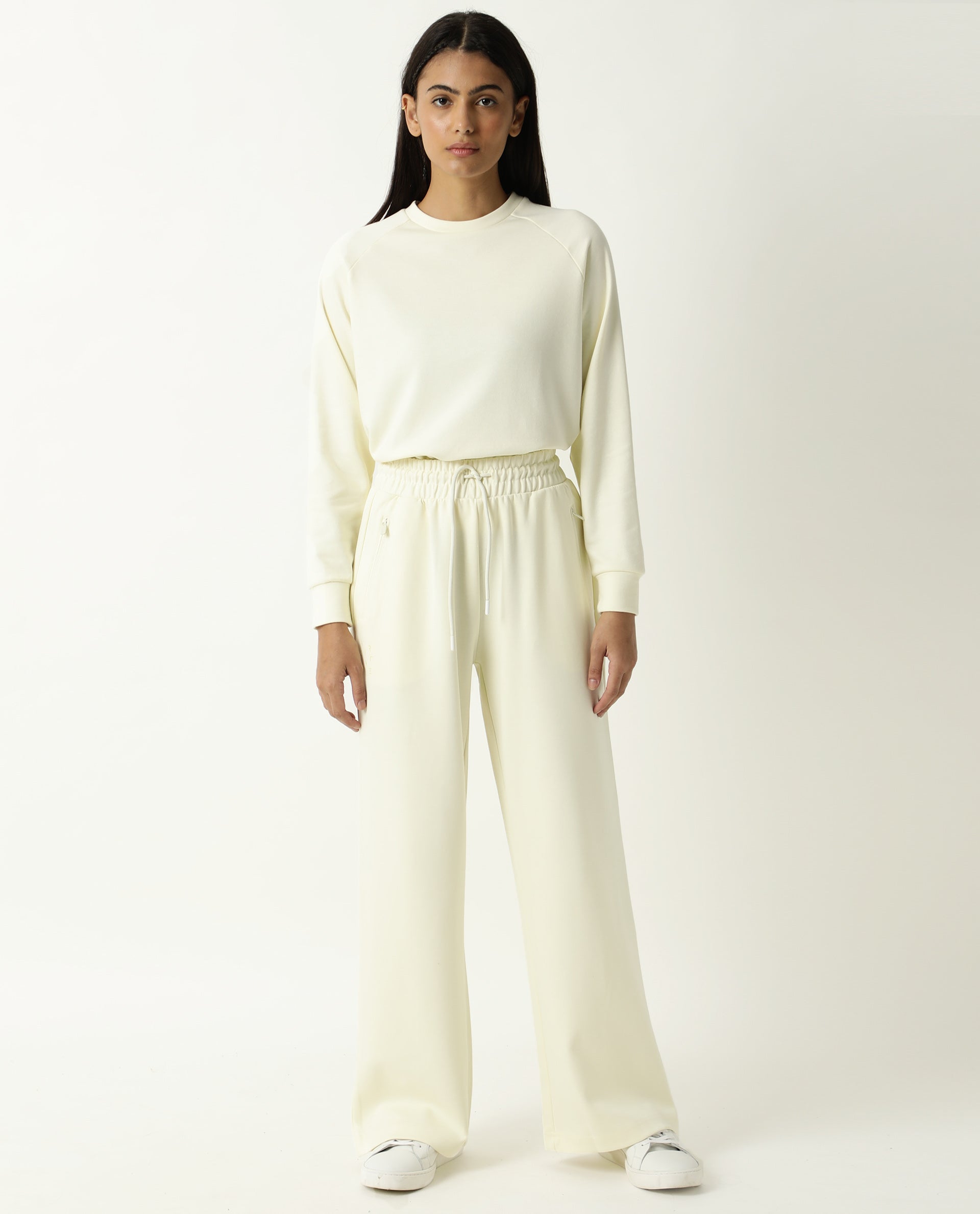 Rareism Women's Heavy Weight Interlock 340 Gsm Cotton Blend Plain Ankle Length Relaxed Fit Track Pant Flared