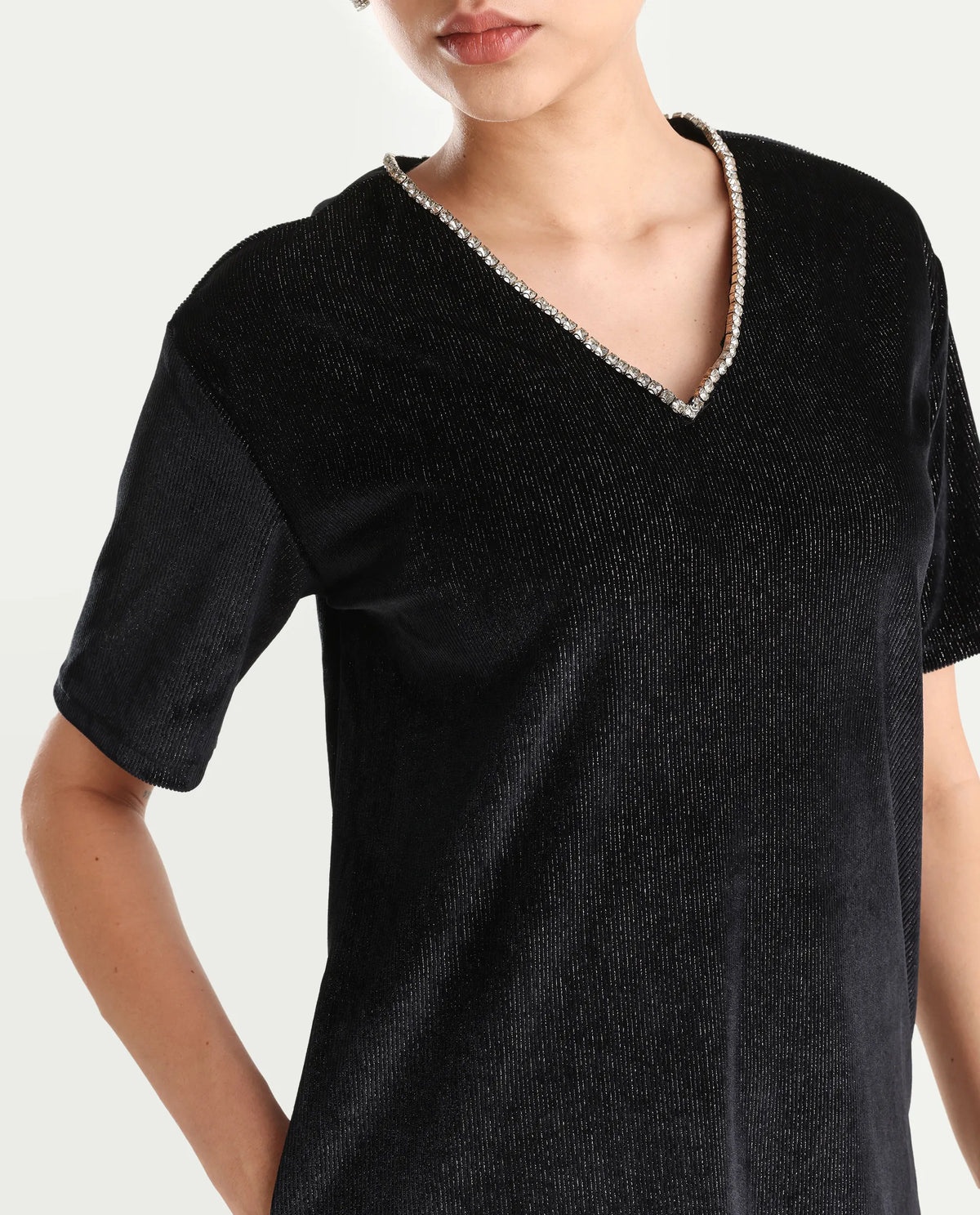 Rareism Women's Maslak Black Velvet V-Neck Plain Mini Boxy Fit Dress