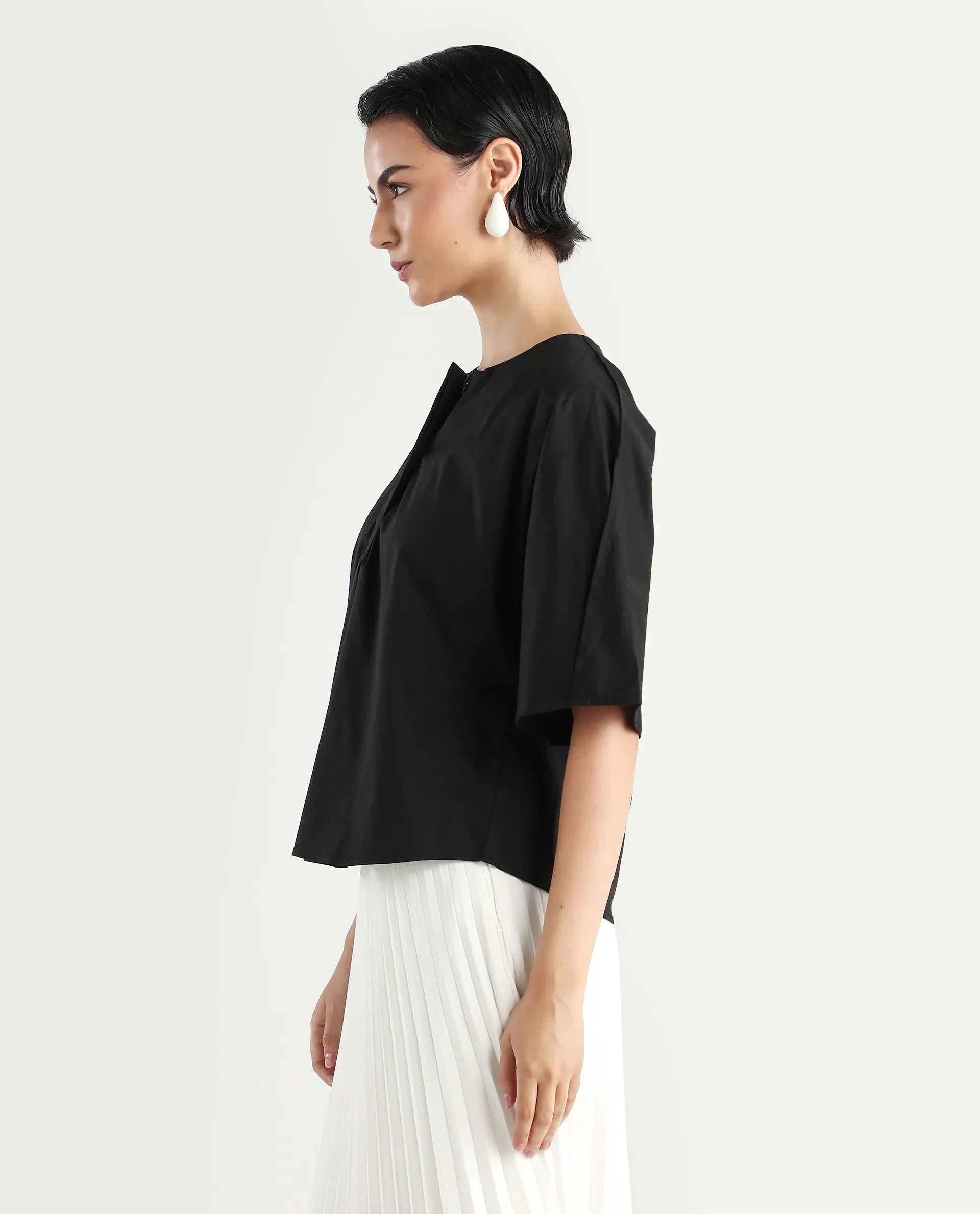 Rareism Women's Naruto Black Cotton Crew Neck Plain Balloon Sleeve Relaxed Fit Top