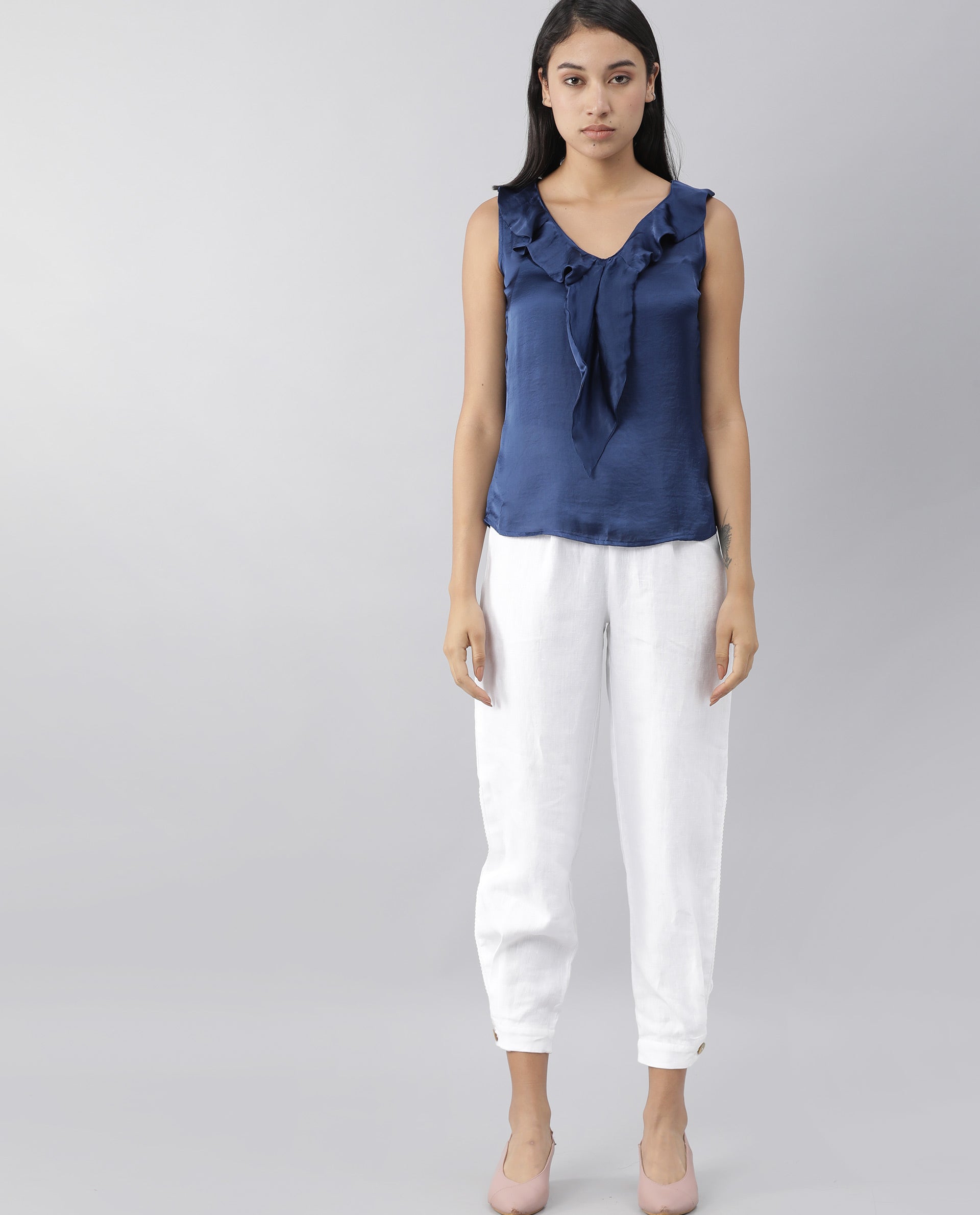 Rareism Women's Navi White Linen Plain Knee Length Regular Fit Trouser