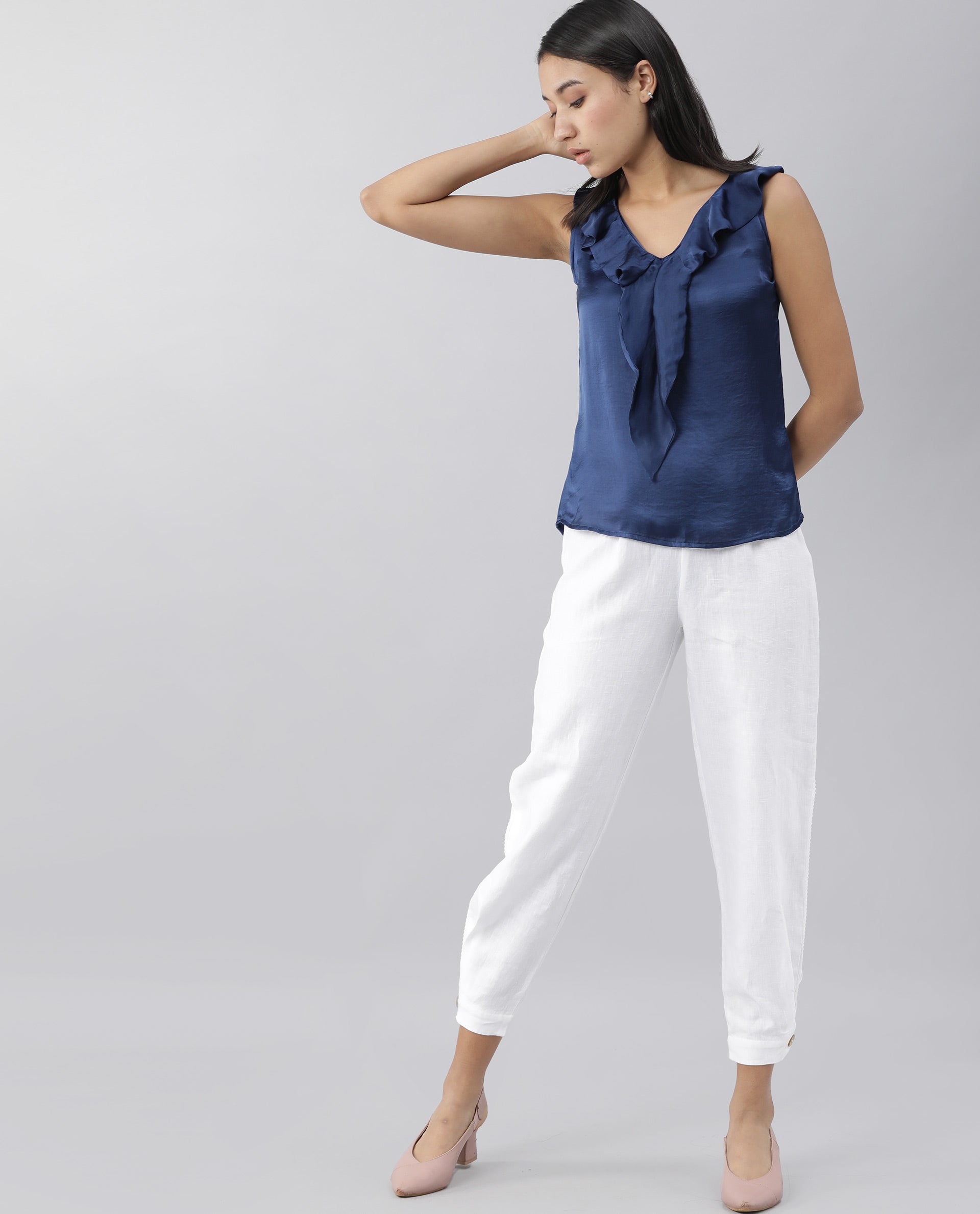 Rareism Women's Navi White Linen Plain Knee Length Regular Fit Trouser