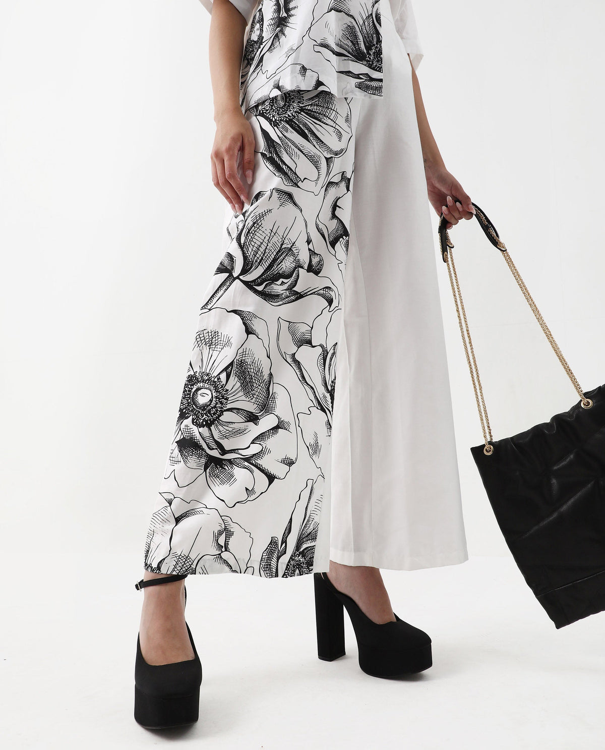Rareism Women's Neilsono White Cotton Blend Floral Print Ankle Length Flared Trouser
