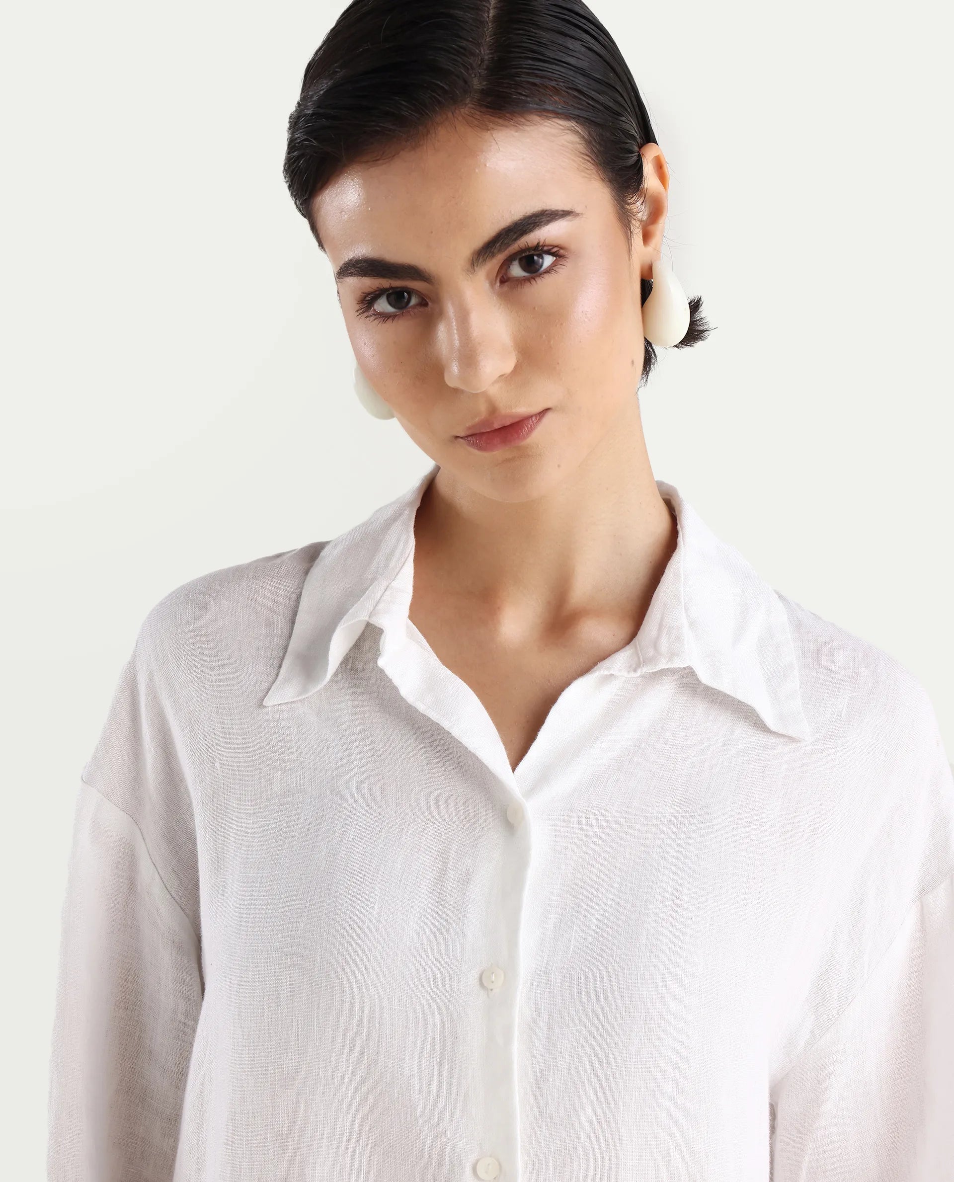 Rareism Women's Nenorat White 100% Linen Spread Collar Boxy Fit Shirt