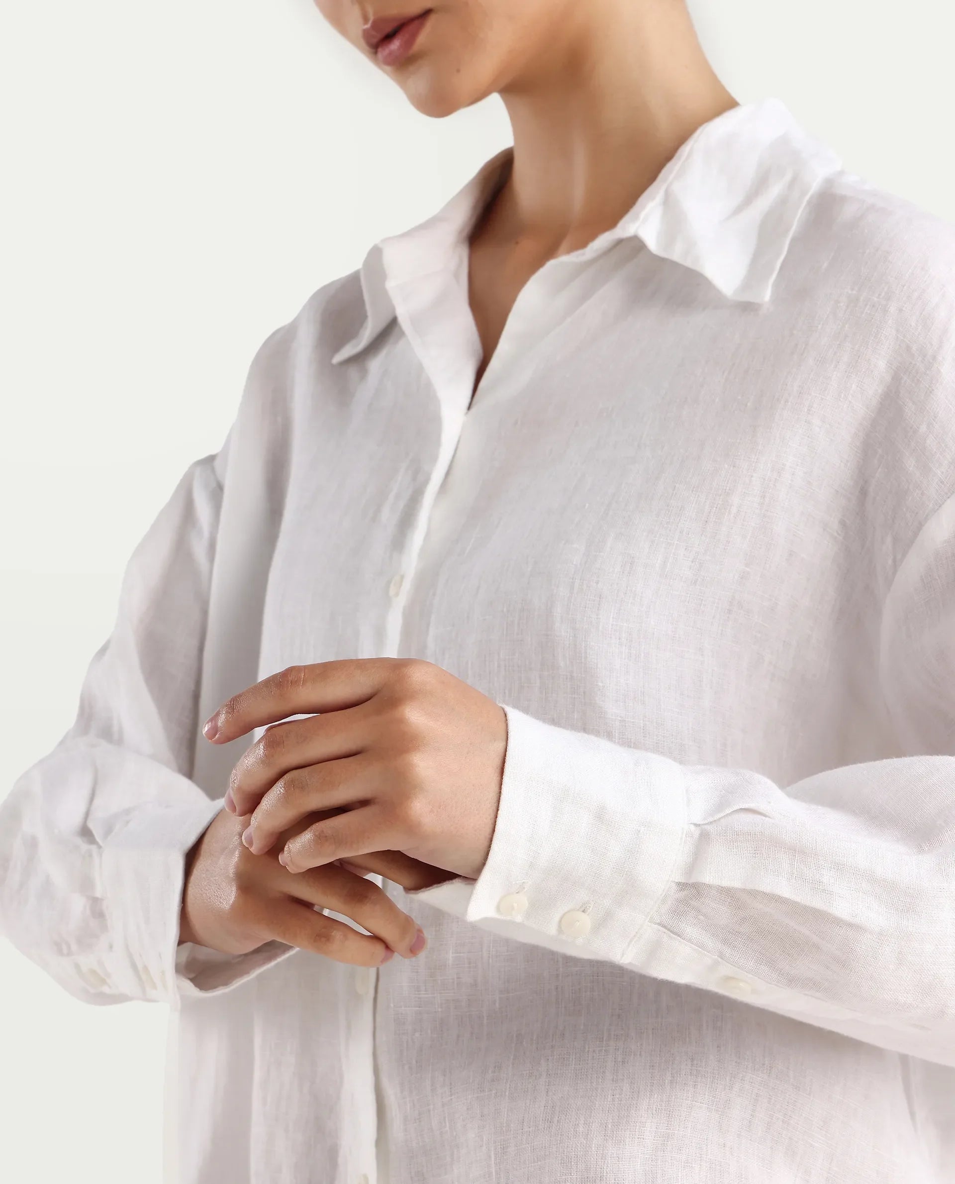 Rareism Women's Nenorat White 100% Linen Spread Collar Boxy Fit Shirt
