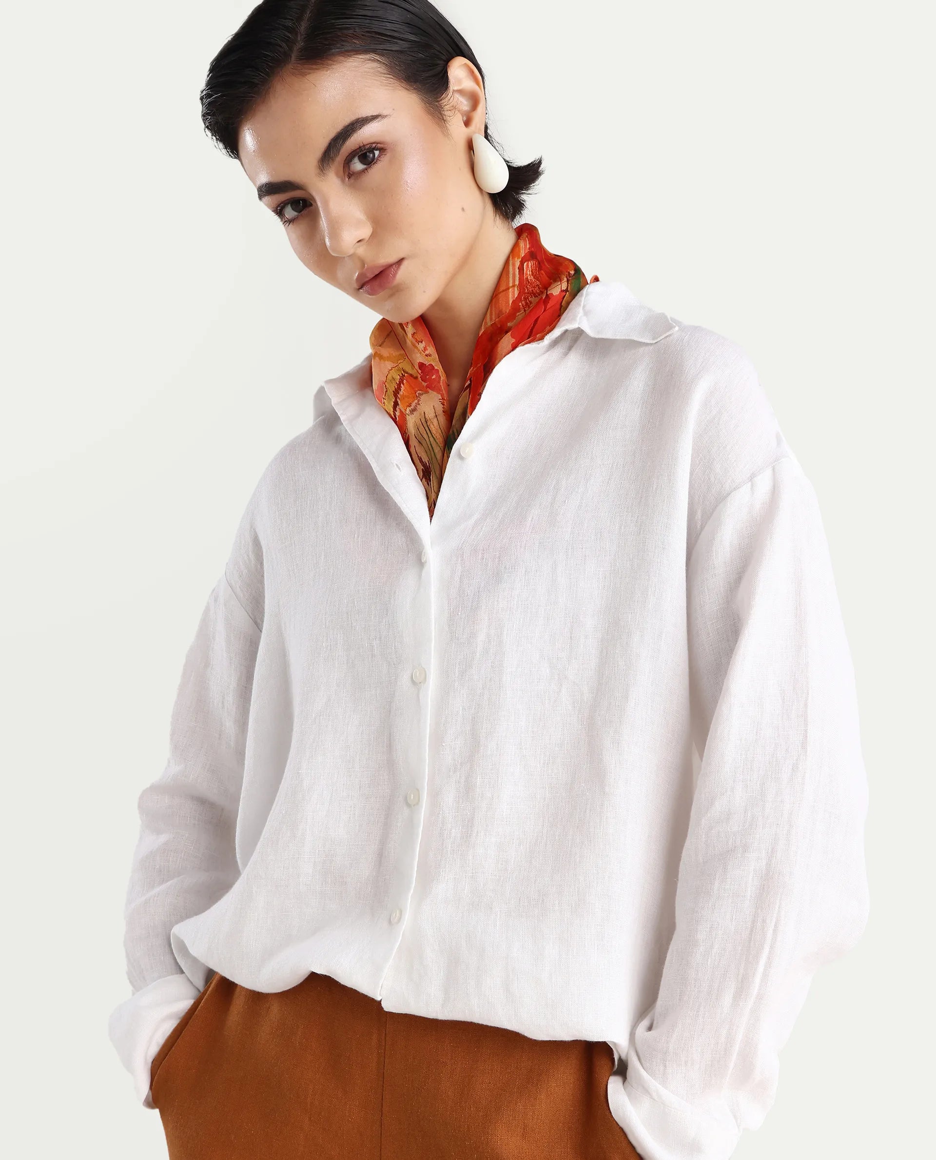 Rareism Women's Nenorat White 100% Linen Spread Collar Boxy Fit Shirt