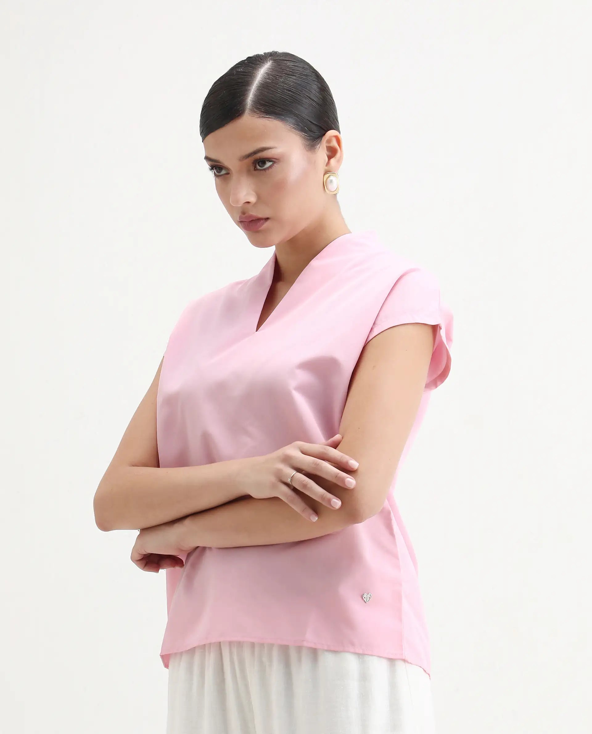 Rareism Women's Nopplo Pink Polyester Blend V-Neck Plain Extended Sleeves Regular Fit Top