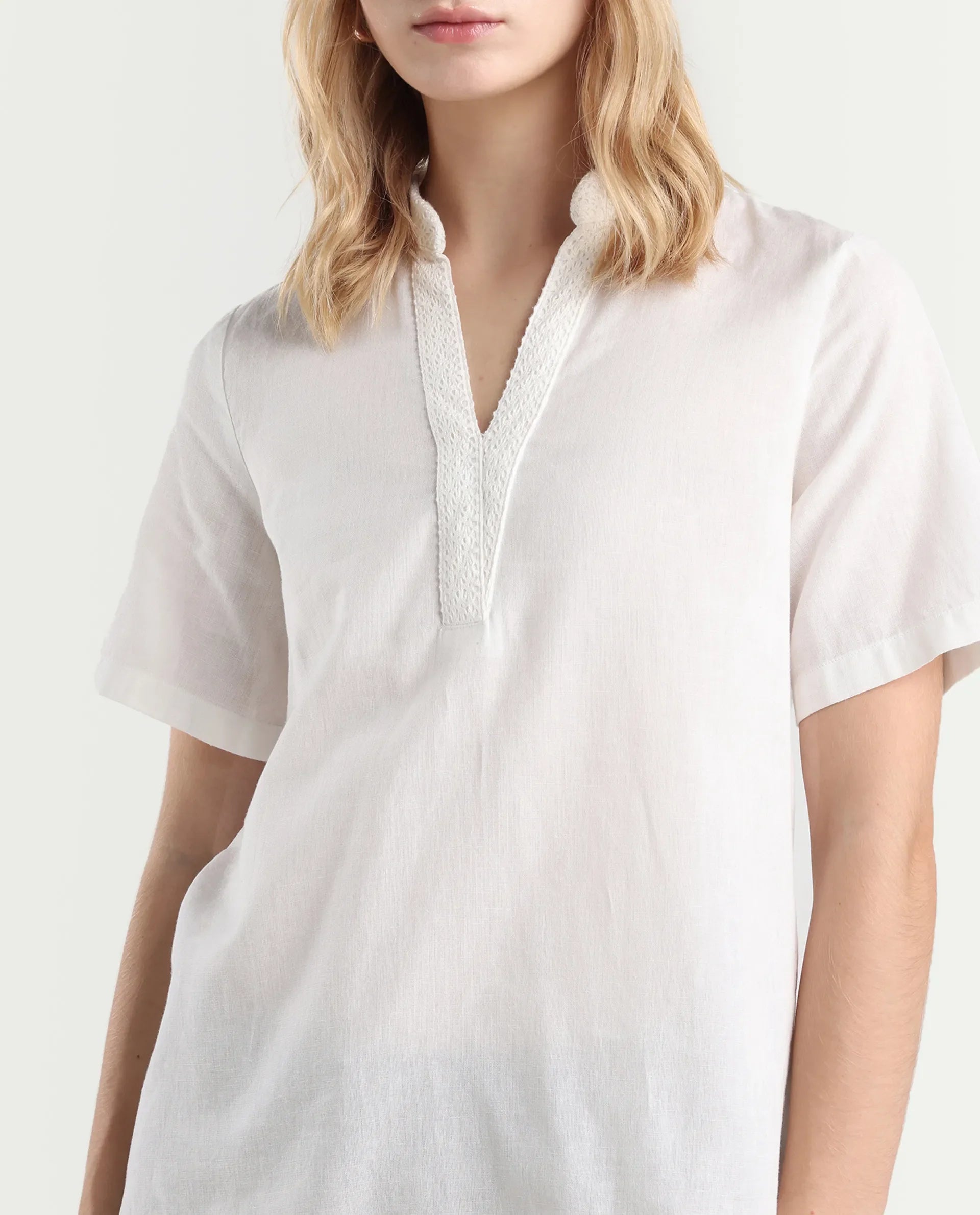 Rareism Women's Nubag Off White Cotton Blend Half Sleeve Mandarin Collar Regular Fit Top