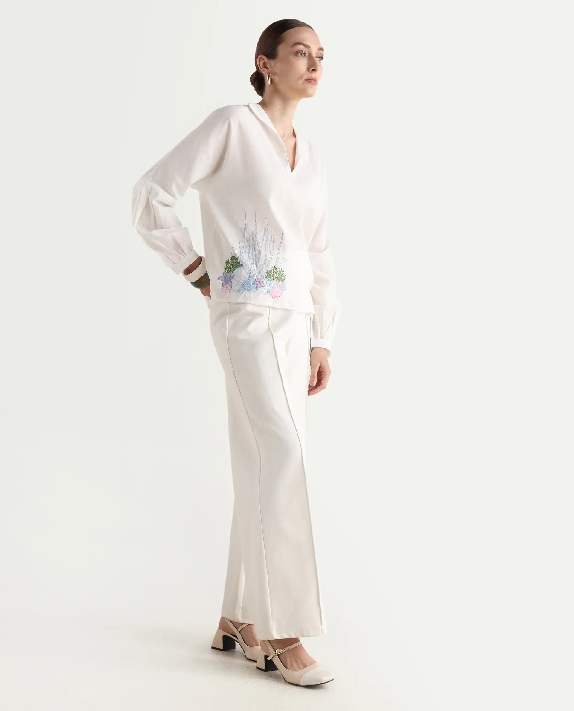 Rareism Women's Present White Cotton Blend Lapel Neck Plain Balloon Sleeve Regular Fit Top