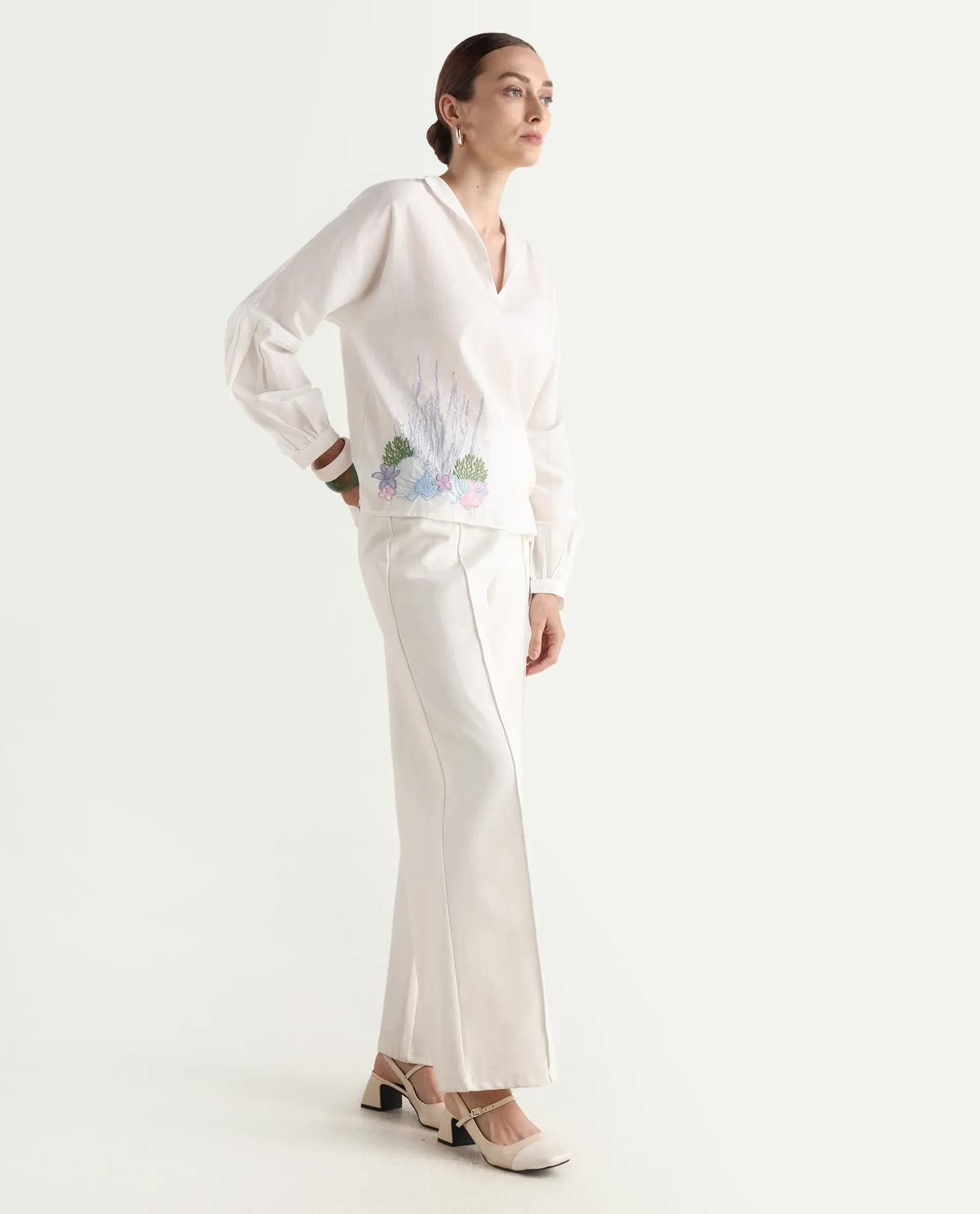 Rareism Women's Present White Cotton Lapel Neck Plain Balloon Sleeve Regular Fit Top