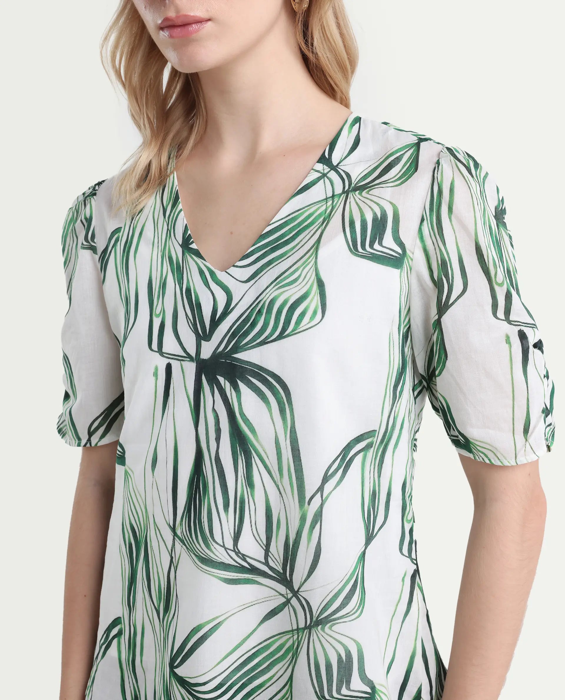 Rareism Women's Riter Green Cotton V-Neck Plain Puff Sleeve Regular Fit Top