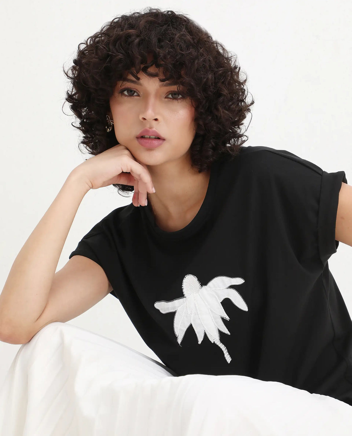 Rareism Women's Roil Black Cotton Blend Crew Neck Relaxed Fit T-Shirt