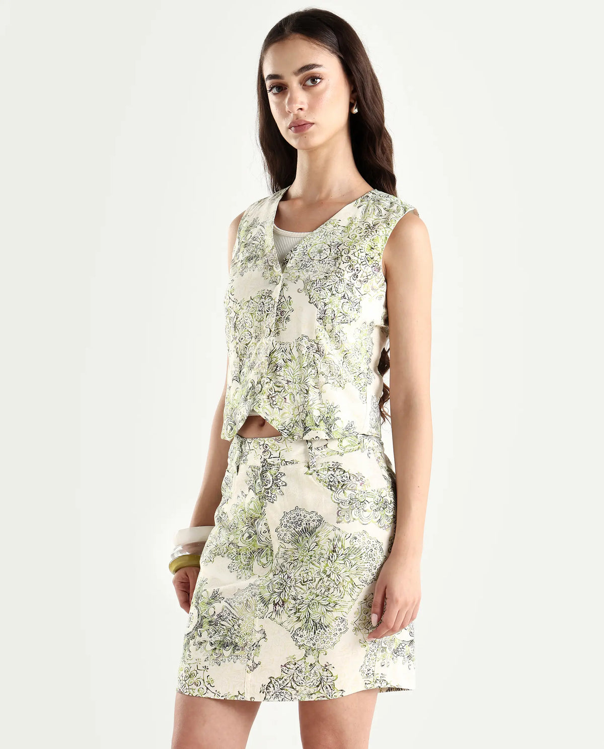 Rareism Women's Ronoz T Light Green Cotton V-Neck Abstract Print Sleeveless Crop Regular Fit Waist Coat