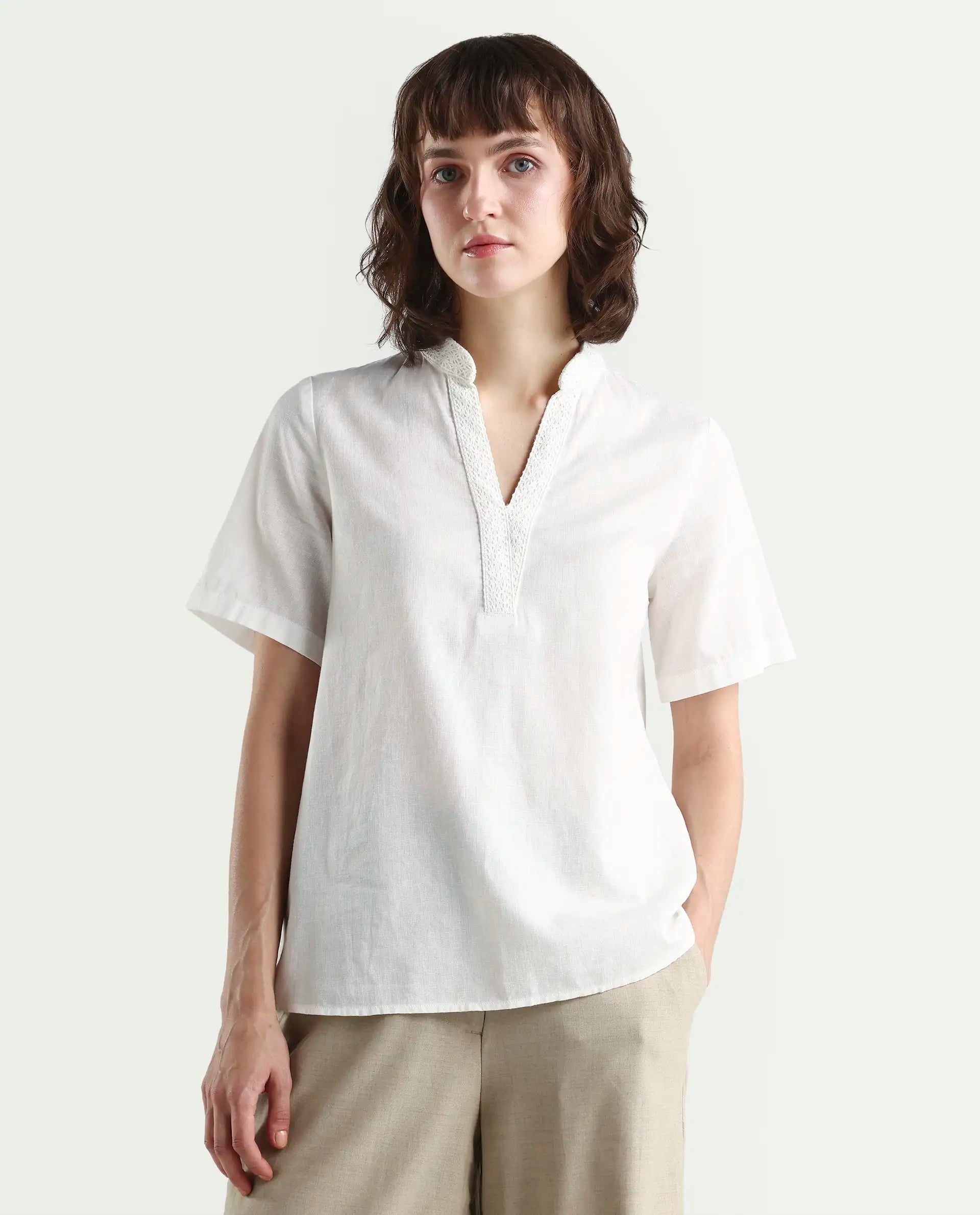 Rareism Women's Nubag Off White Cotton Blend Half Sleeve Mandarin Collar Regular Fit Top