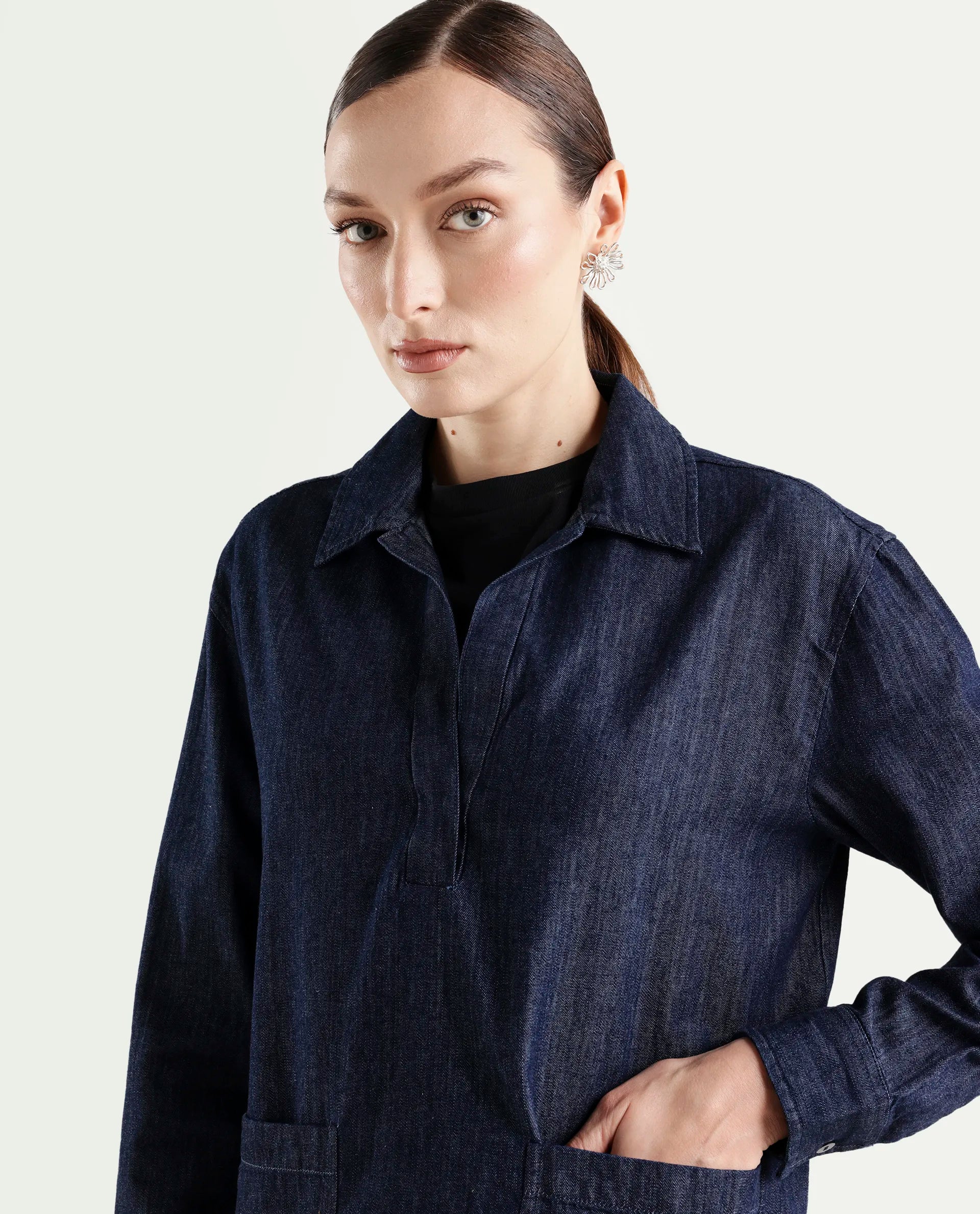 Rareism Women's Dento Blue Cotton Spread Collar Relaxed Plain Top