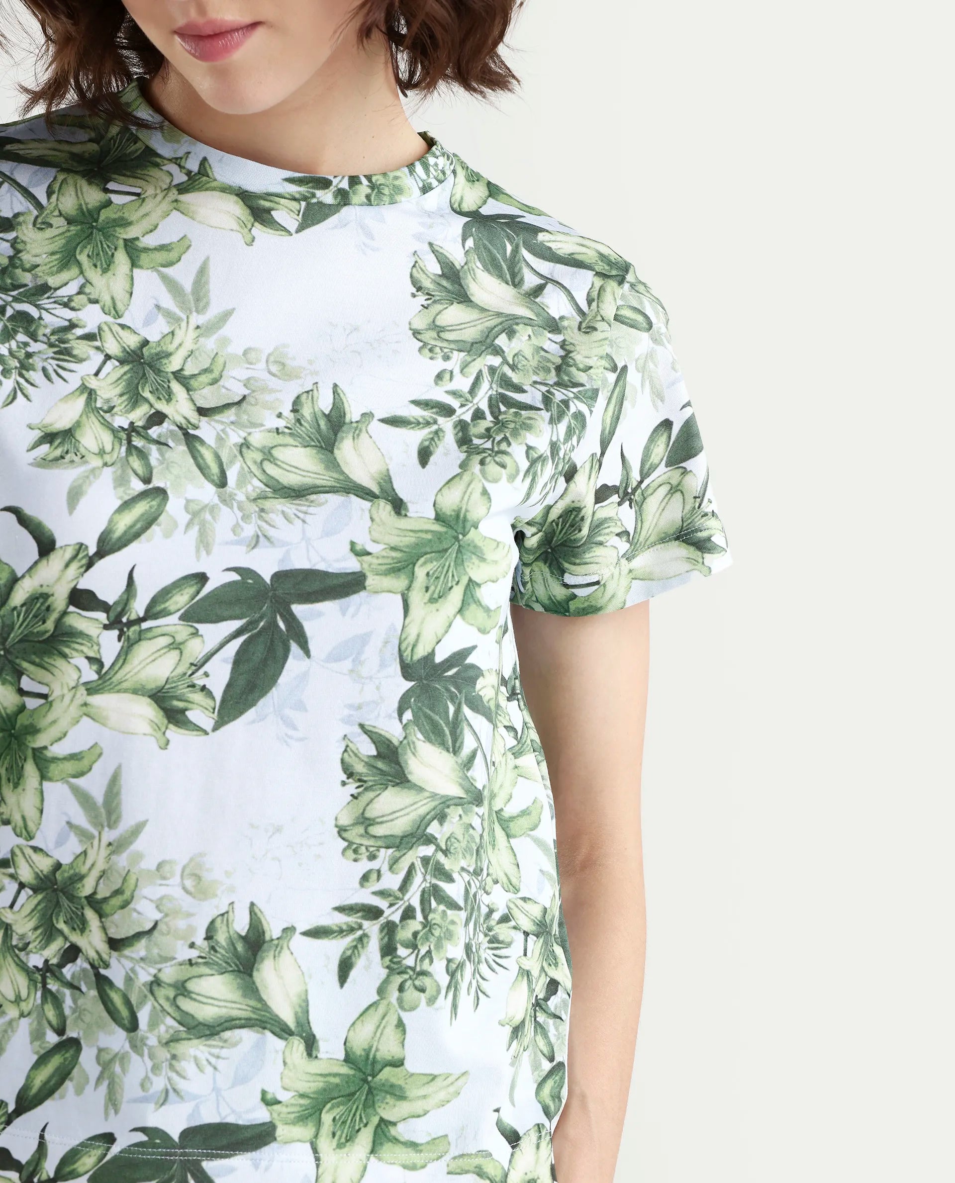 Rareism Women's Zrek Light Blue Cotton Blend Half Sleeve Regular Fit Floral Print T-Shirt