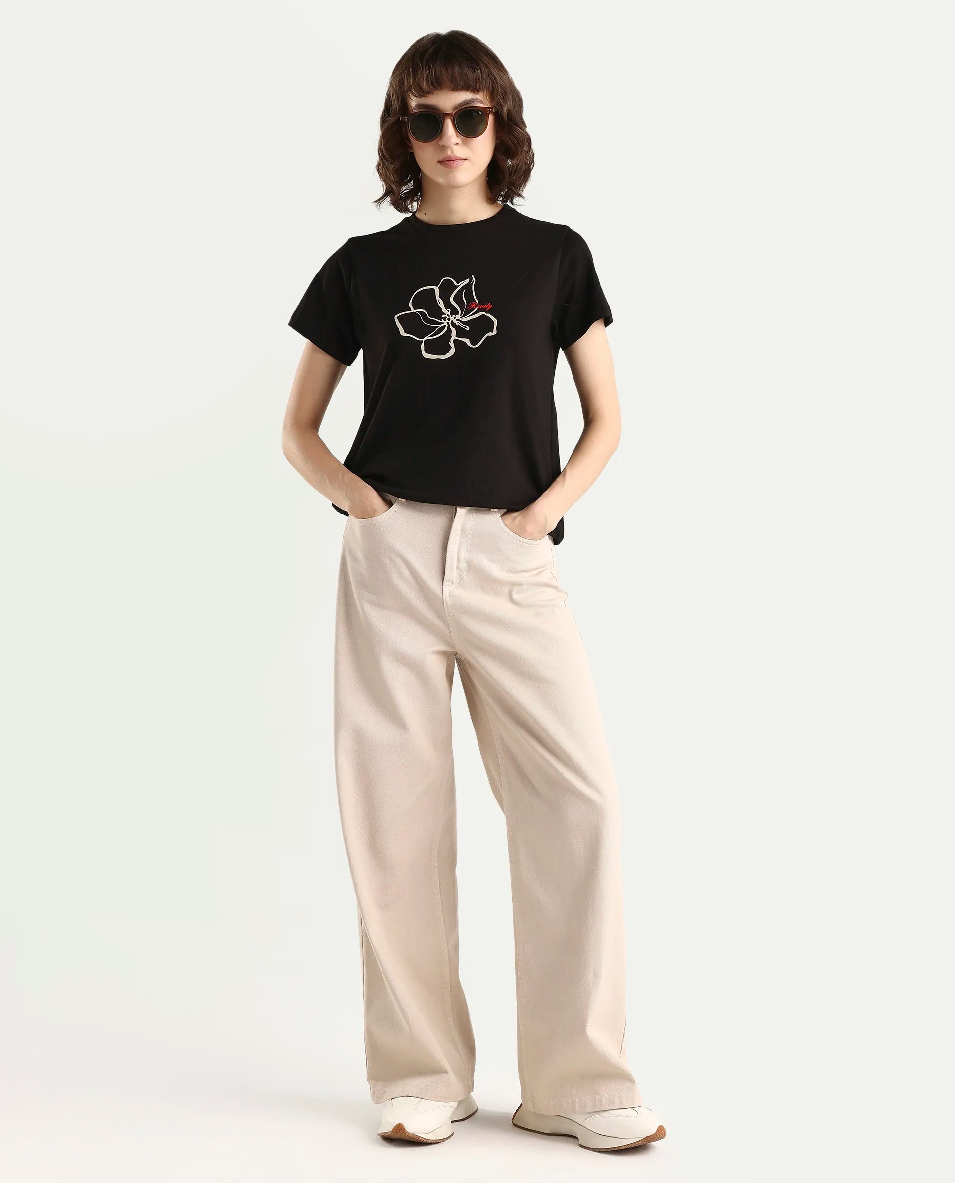 Rareism Women's Zrad Black Cotton Half Sleeve Regular Fit Floral Print T-Shirt