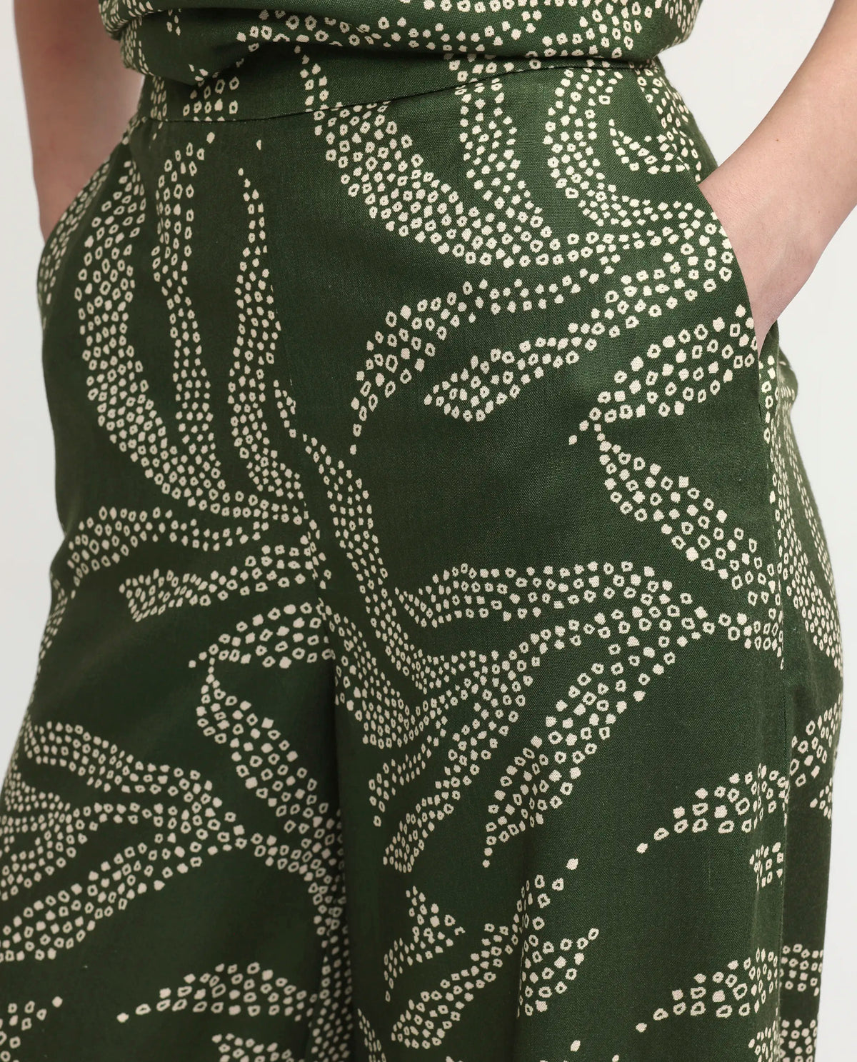 Rareism Women's Vadir-B Olive Polyester Wide Abstract Print Trouser