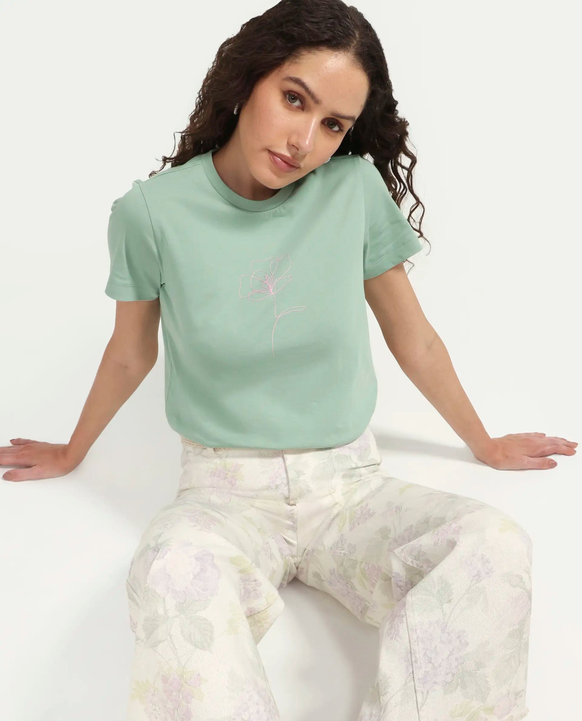 Rareism Women's Zexer Light Green Cotton Crew Neck Pull-On Regular Floral Print T-Shirt