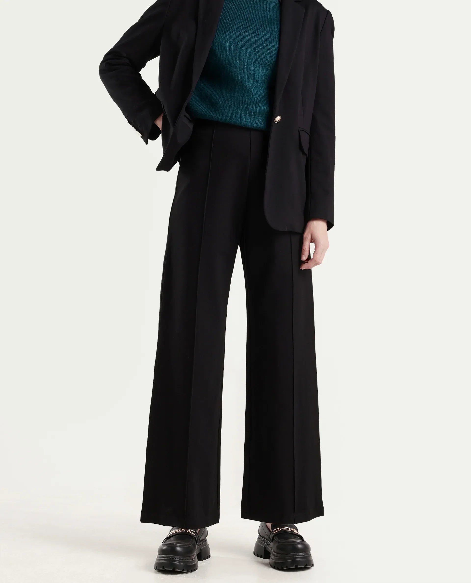 Rareism Women's Jancura-S26 Black Viscose Blend Relaxed Fit Plain Trouser