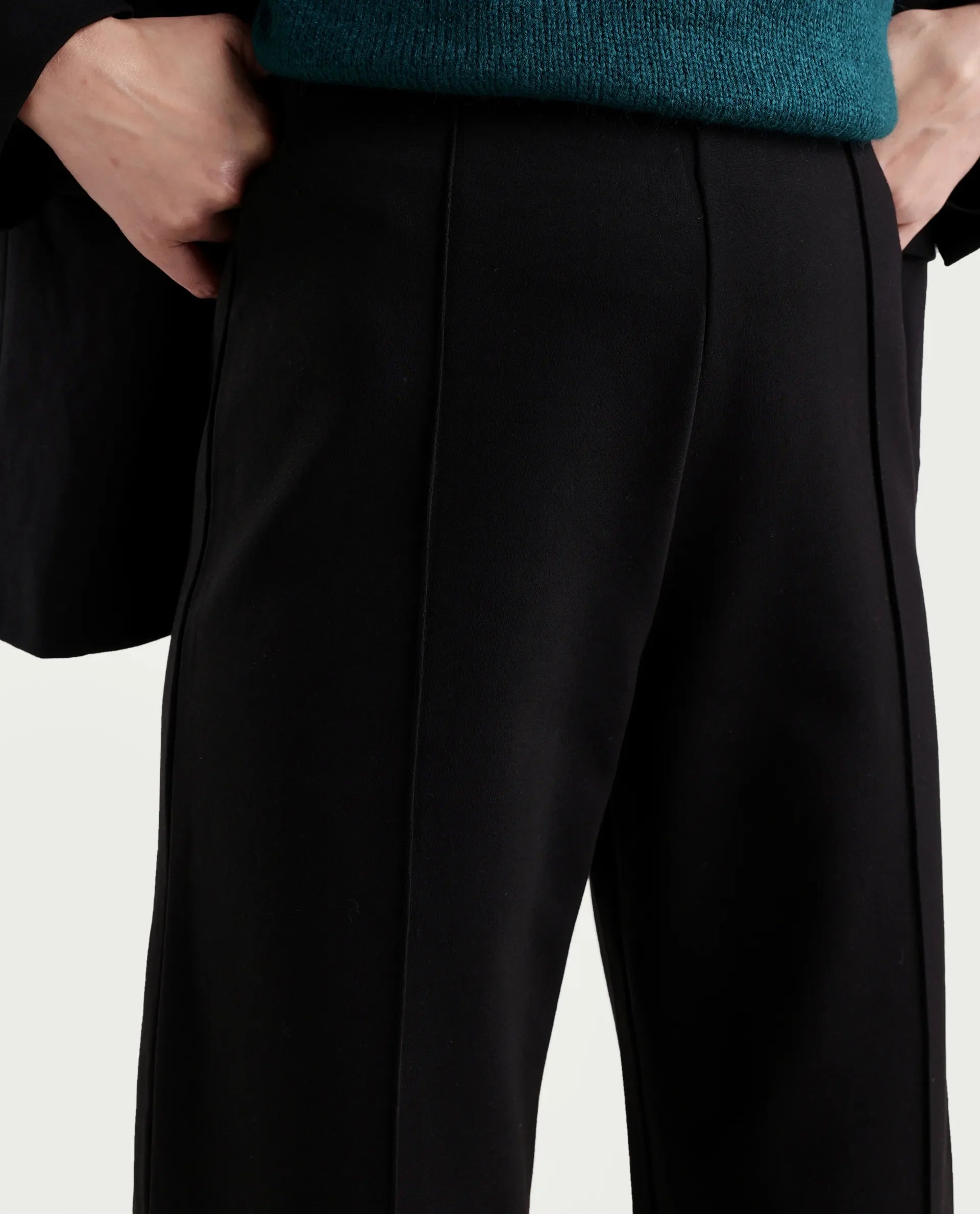 Rareism Women's Jancura-S26 Black Viscose Blend Relaxed Fit Plain Trouser