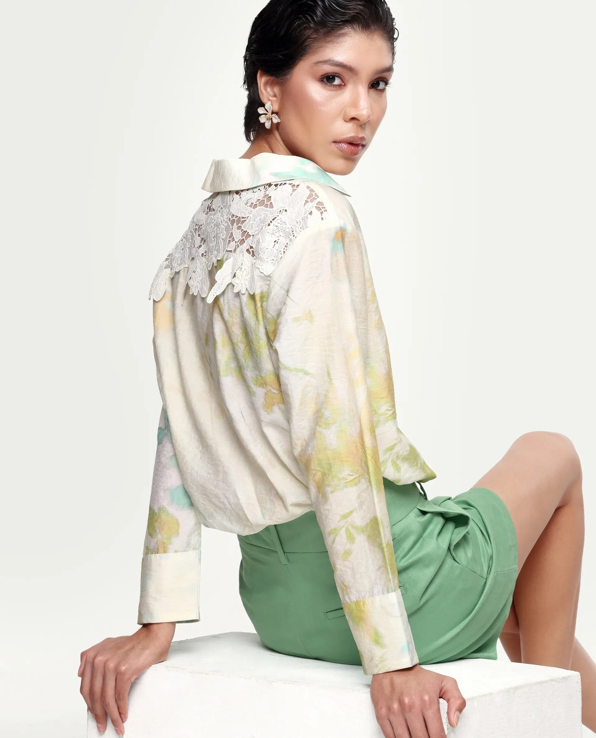 Rareism Women's Hrixo Light Green Viscose Blend Johnny Collar Relaxed All Over Print Top