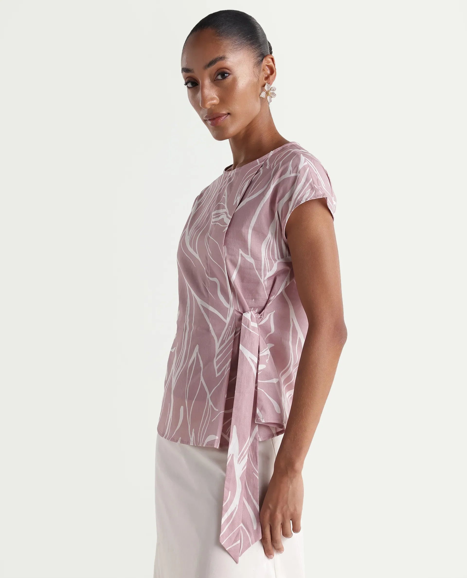 Rareism Women's Vabno Pink Cotton Crew Neck Regular Floral Print Top