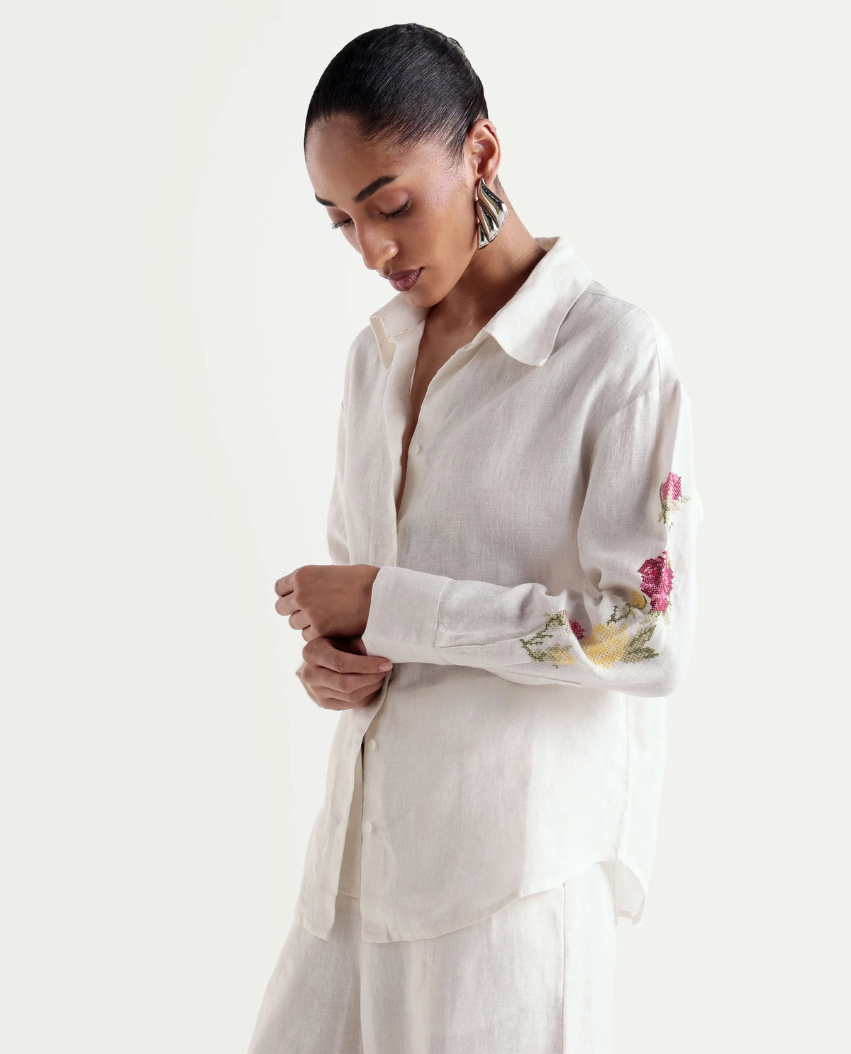 Rareism Women's Taish-T Light Offwhite 100% Linen Spread Collar Regular Plain Shirt